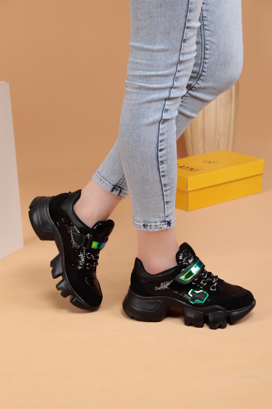 028010050000001laykiSneakerlayki.com | Krystal Siyah Renkli Kadın Sneaker Ayakkabı  Krystal Siyah Renkli Kadın Sneaker Ayakkabı 