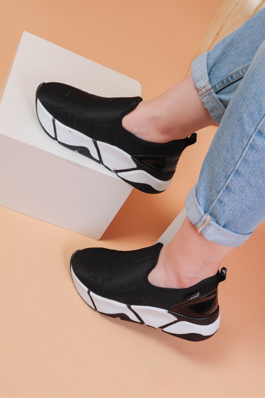 002010550000002laykiYürüyüş Ayakkabısılayki.com | LAYKİ SPOR AYAKKABI 002010550000002 Wanyama Siyah Renkli Renkli Taban Paraşüt Kumaş Lux Kadın Spor Ayakkabı 