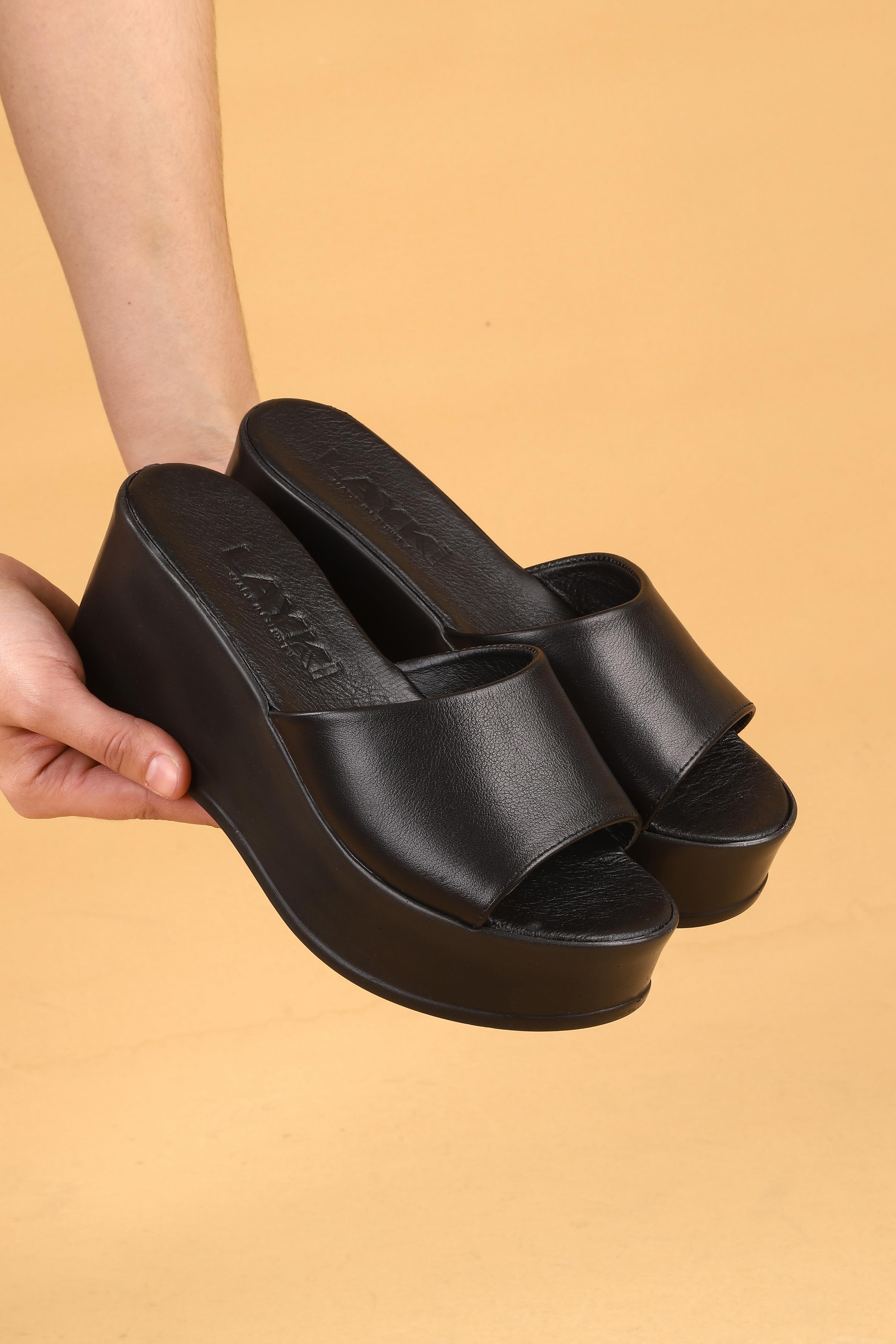 794010000101LaykiTerlikSiyah Renk Yüksek Taban Lüx Terlik | Kalın Taban Lüx Terlik ModelleriSenica Siyah Renkli Yüksek Taban Lüx Terlik