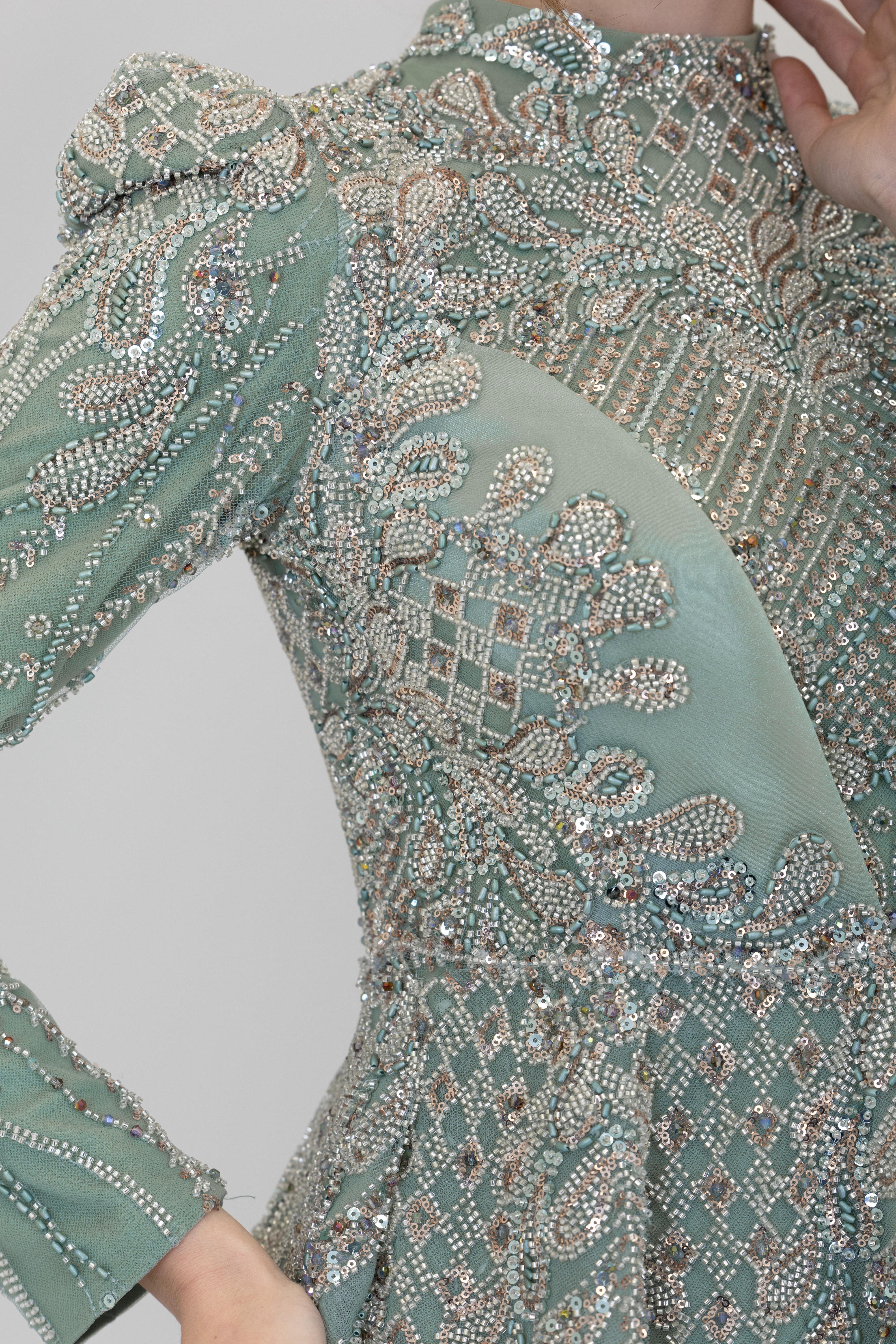 Aplik İşlemeli Yaprak Abiye - Çağla