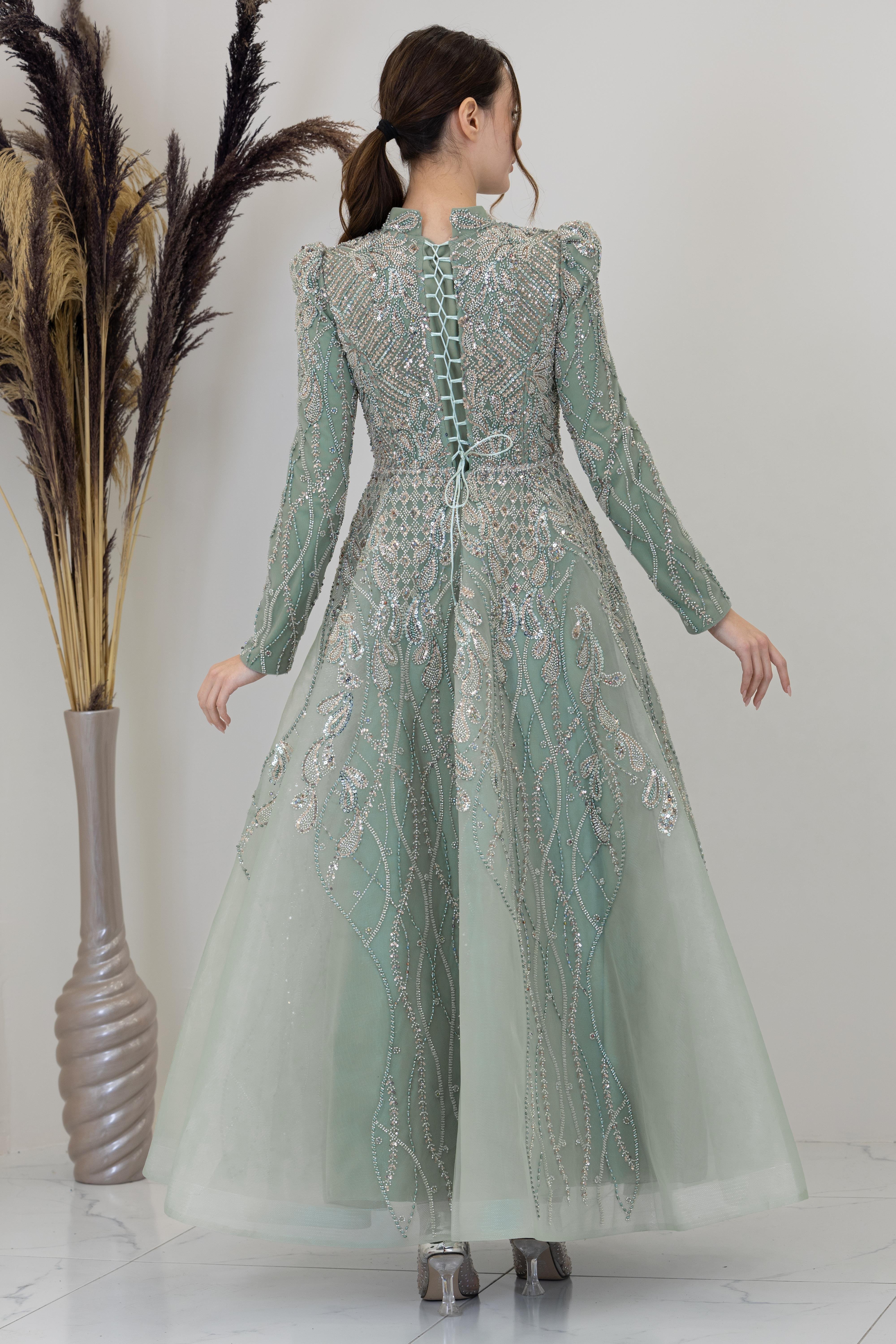 Aplik İşlemeli Yaprak Abiye - Çağla