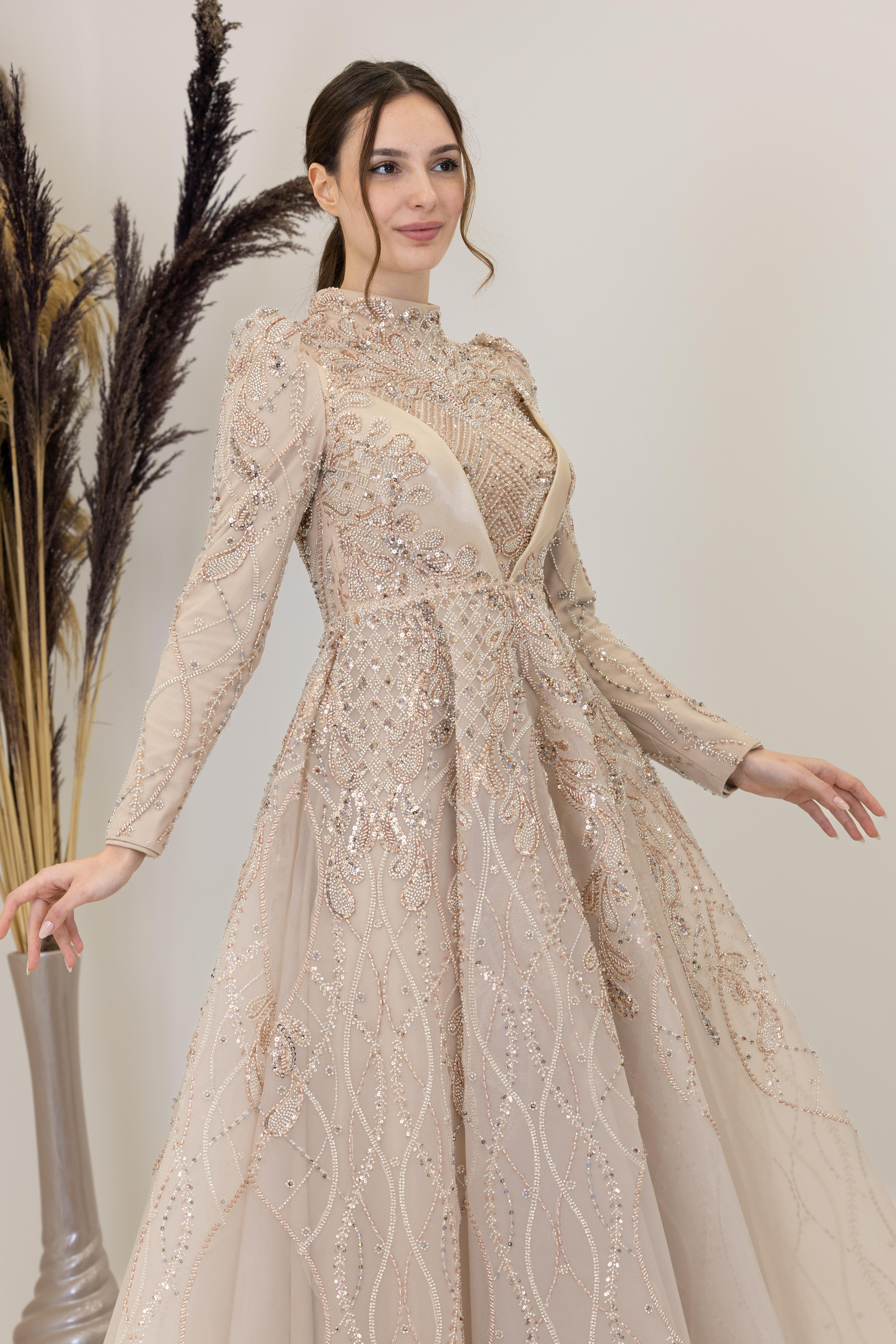 Aplik İşlemeli Yaprak Abiye - Gold