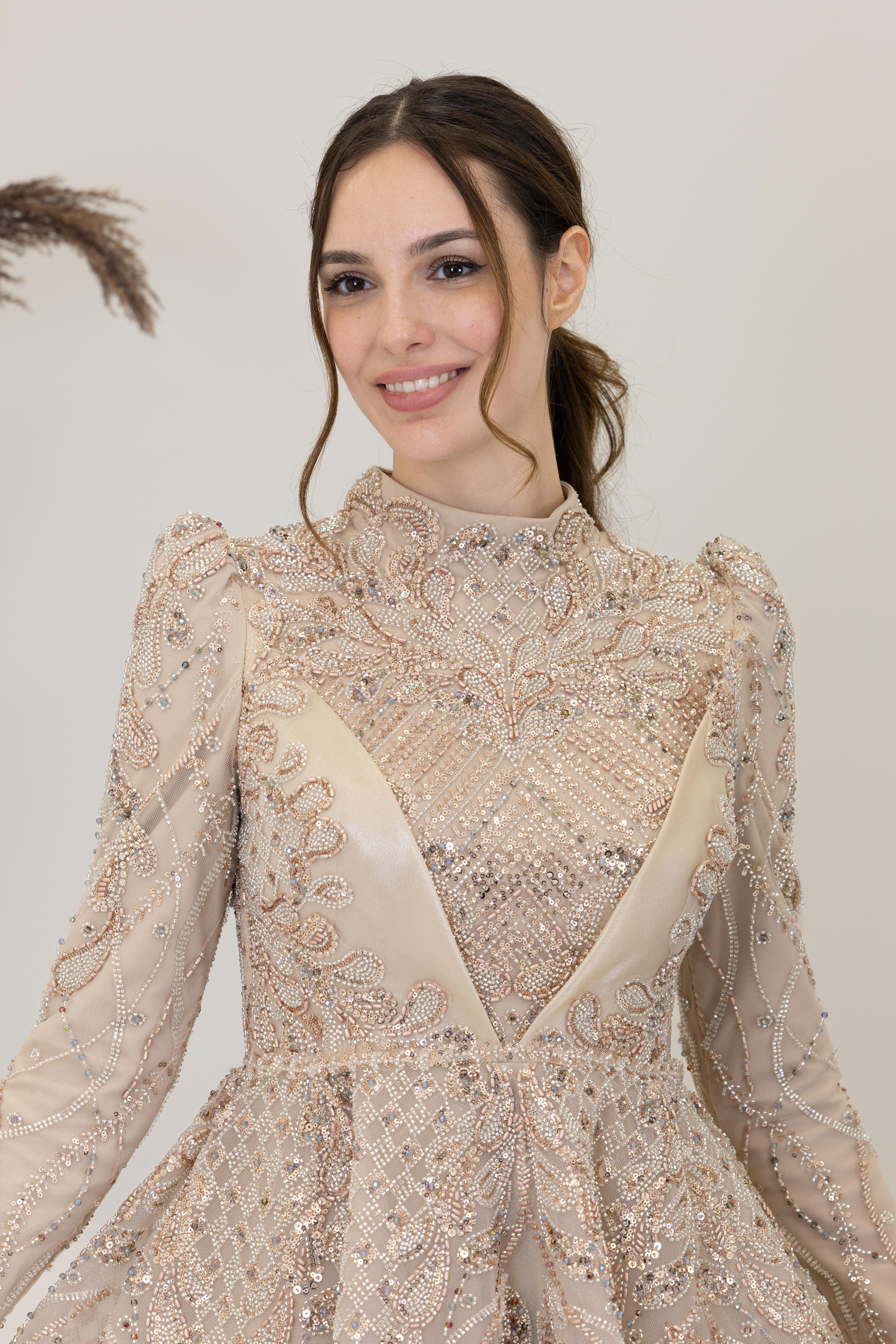 Aplik İşlemeli Yaprak Abiye - Gold