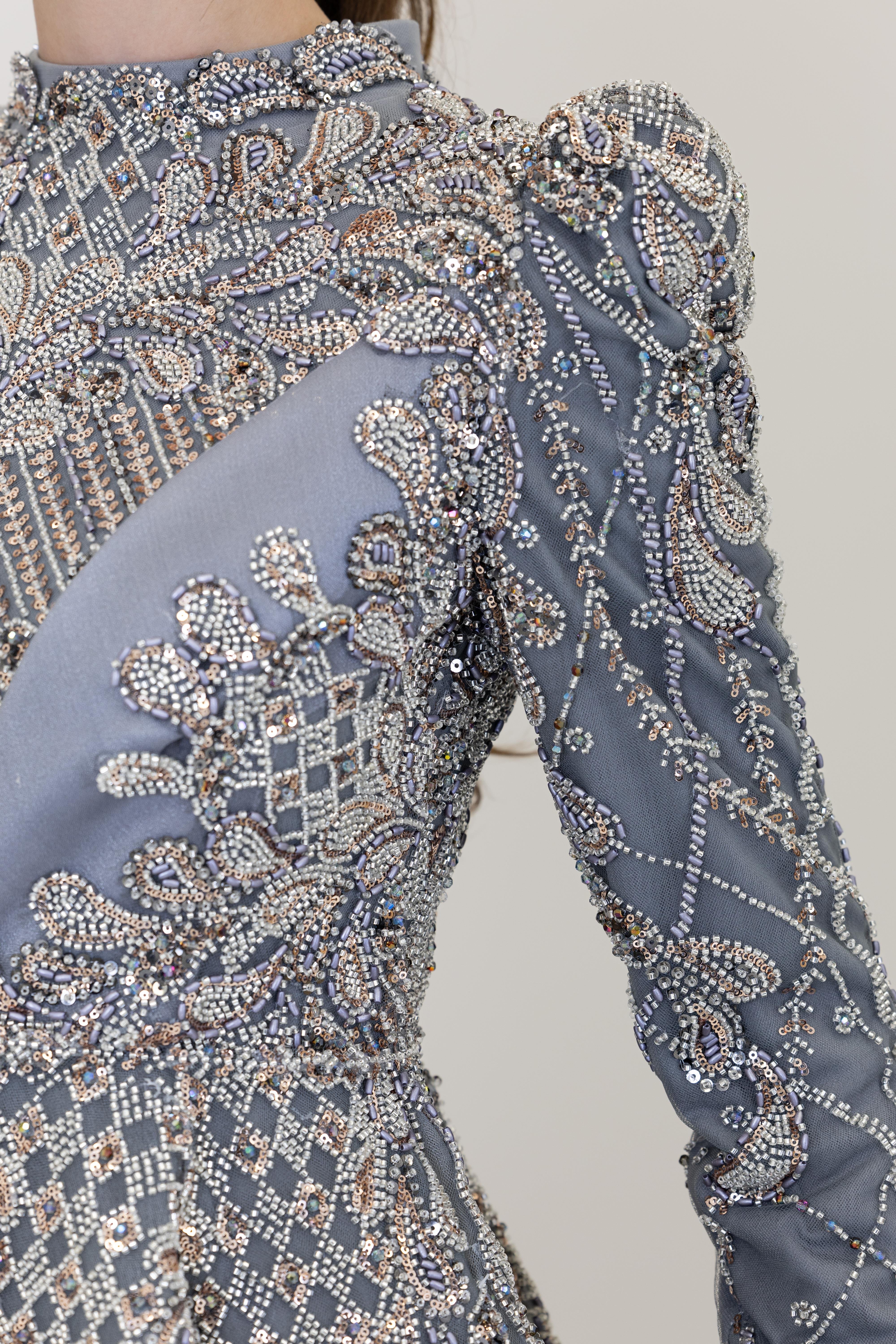 Aplik İşlemeli Yaprak Abiye - Gri