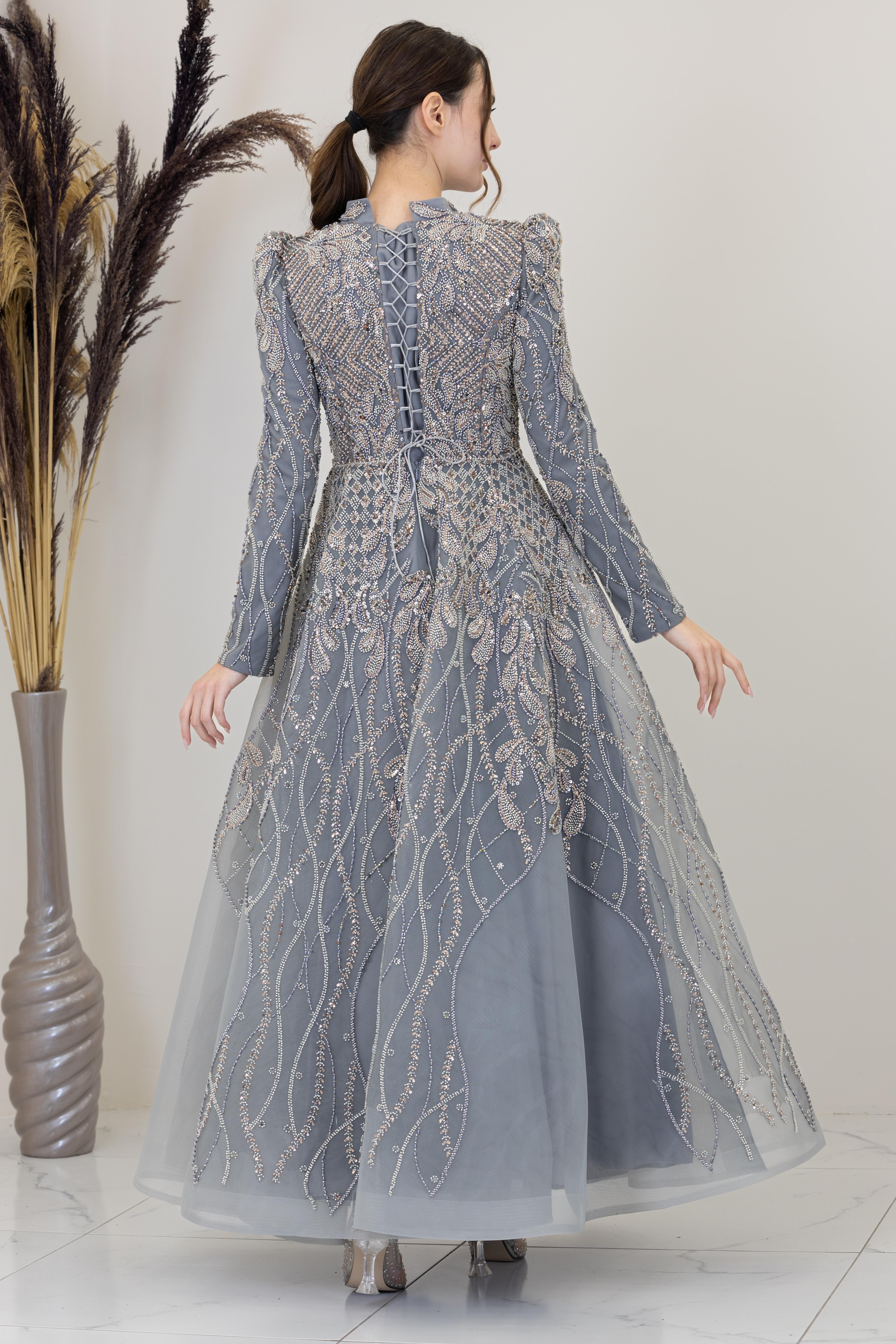 Aplik İşlemeli Yaprak Abiye - Gri