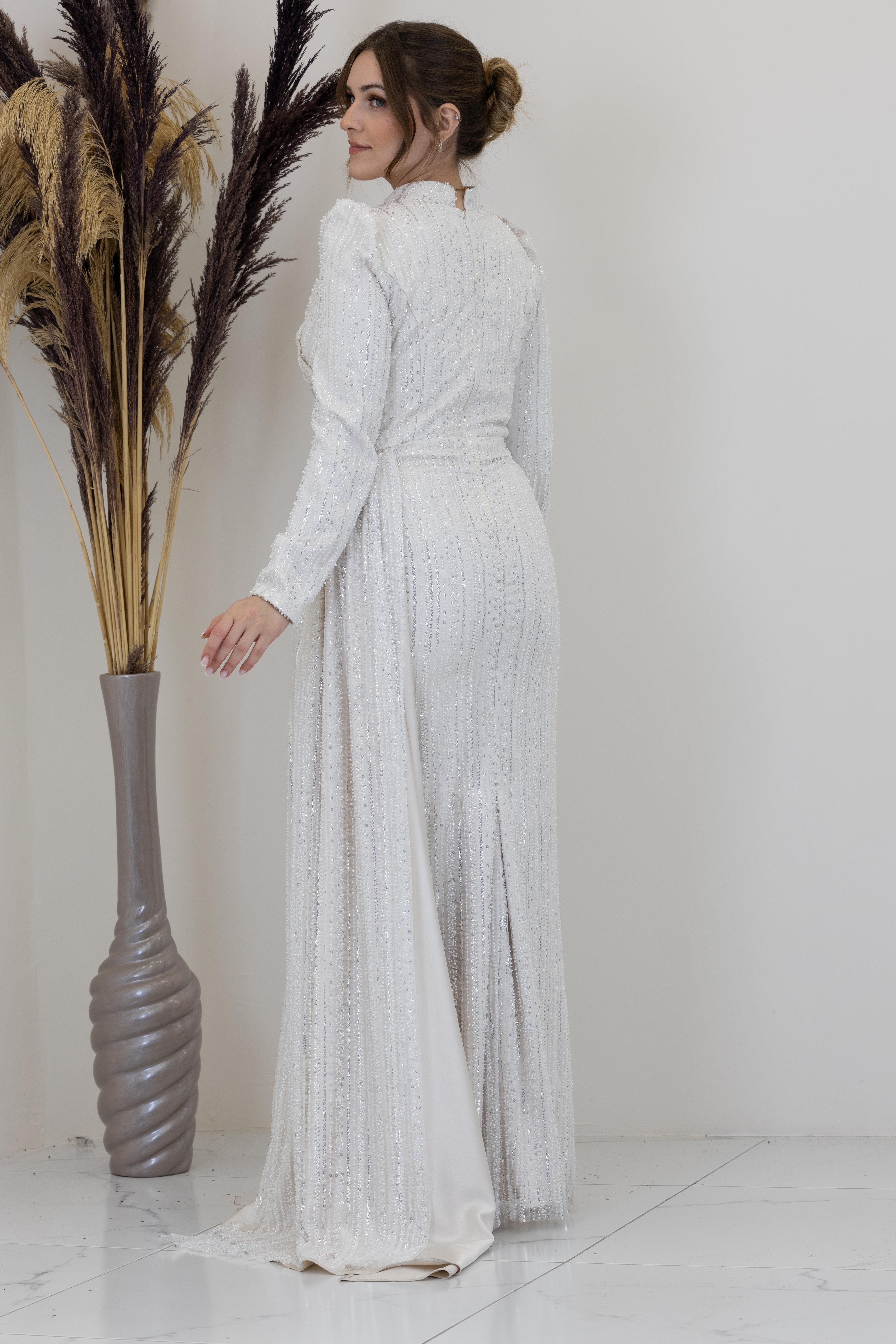 Beli Çiçek Detaylı Bergüzar Abiye - Krem