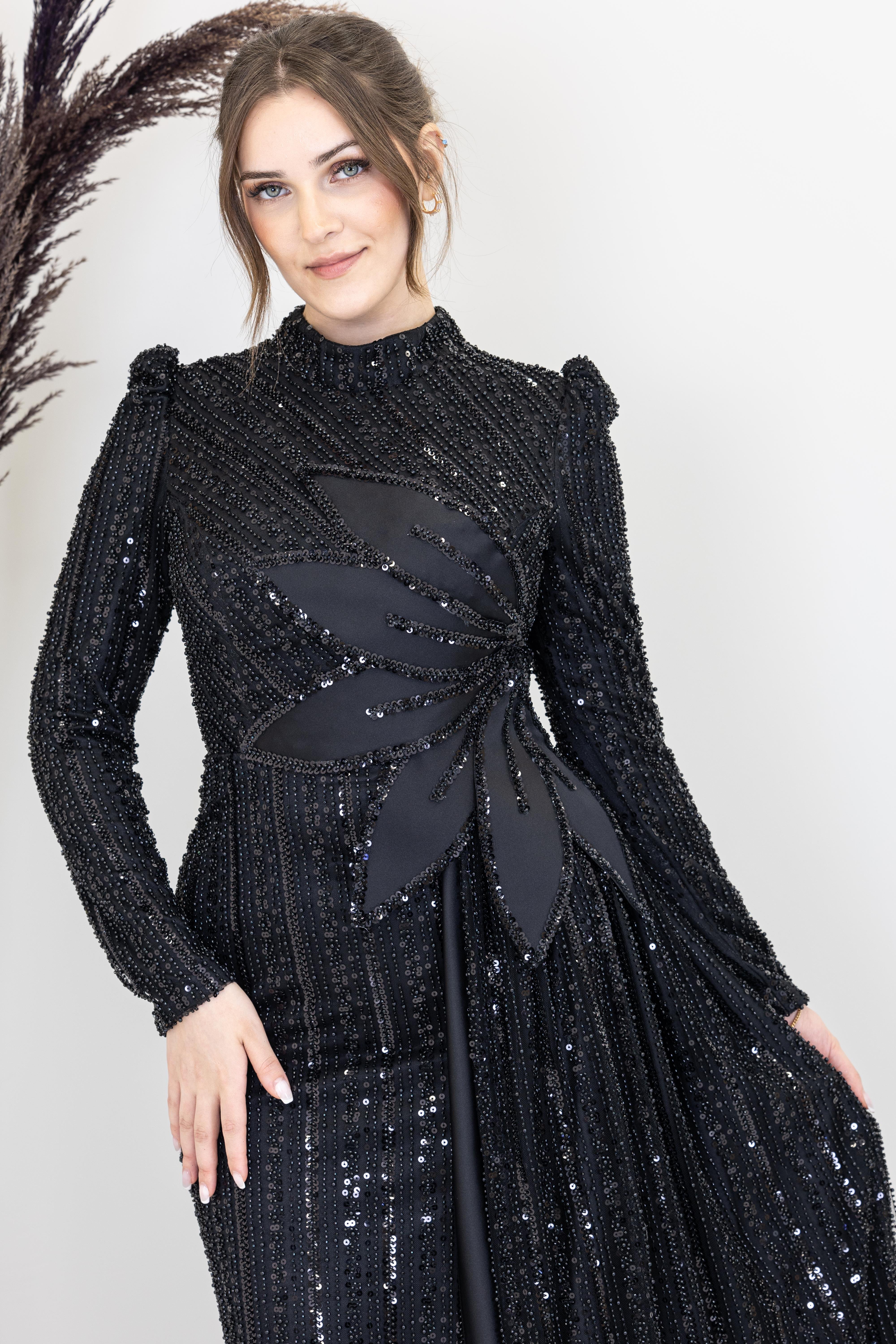 Beli Çiçek Detaylı Bergüzar Abiye - Siyah