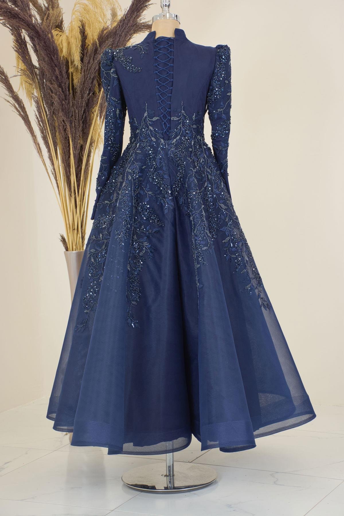 Çiçek İşlemeli Serra Tesettür  Abiye Lacivert