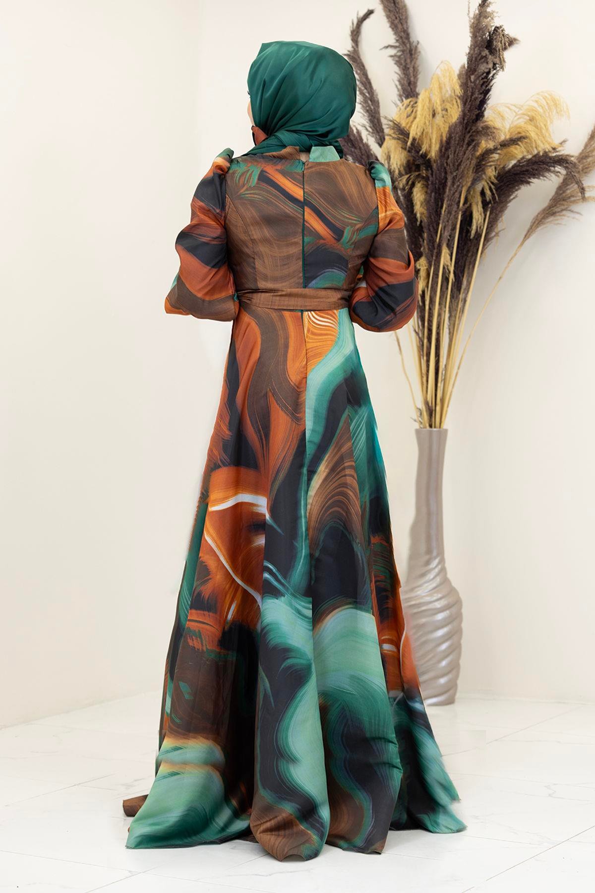 İpek Saten Kemerli Yakası Fiyonklu Desenli Ebruli Elbise