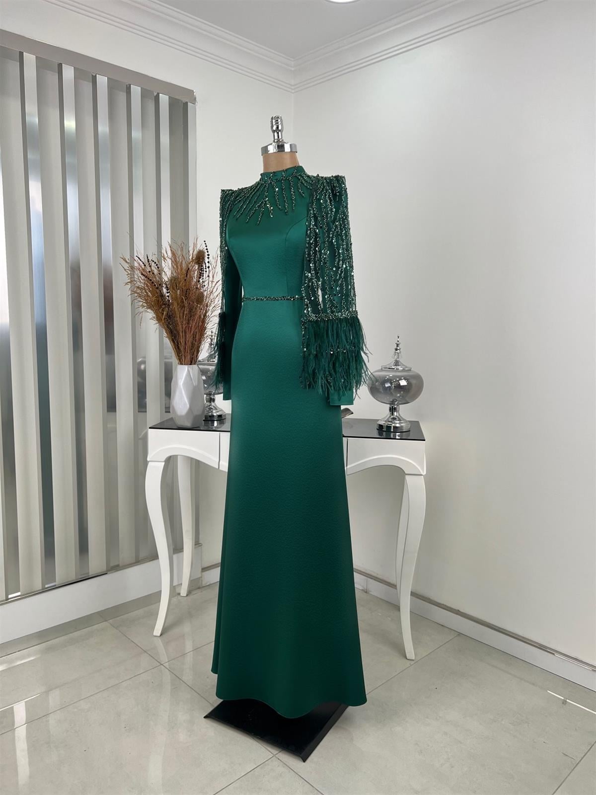 Kolları Tüylü Matmazel Tesettür Abiye - Zümrüt