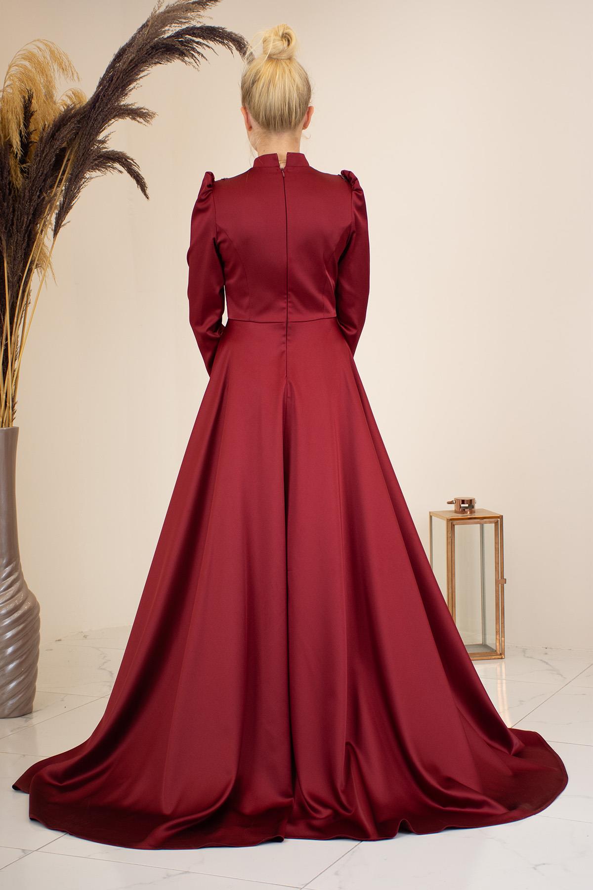 Kuyruklu Aplik İşlemeli Hakim Yaka Damla Tesettür Abiye - Bordo