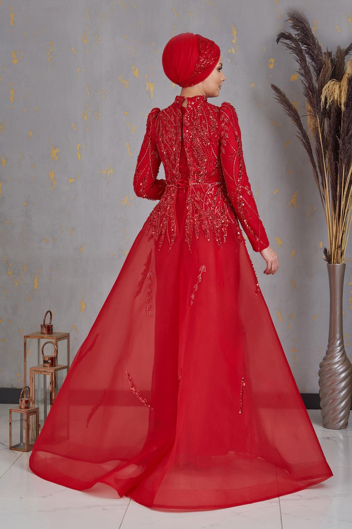 Kuyruklu Aplik İşlemeli Mihrimah Tesettür Abiye - Kırmızı