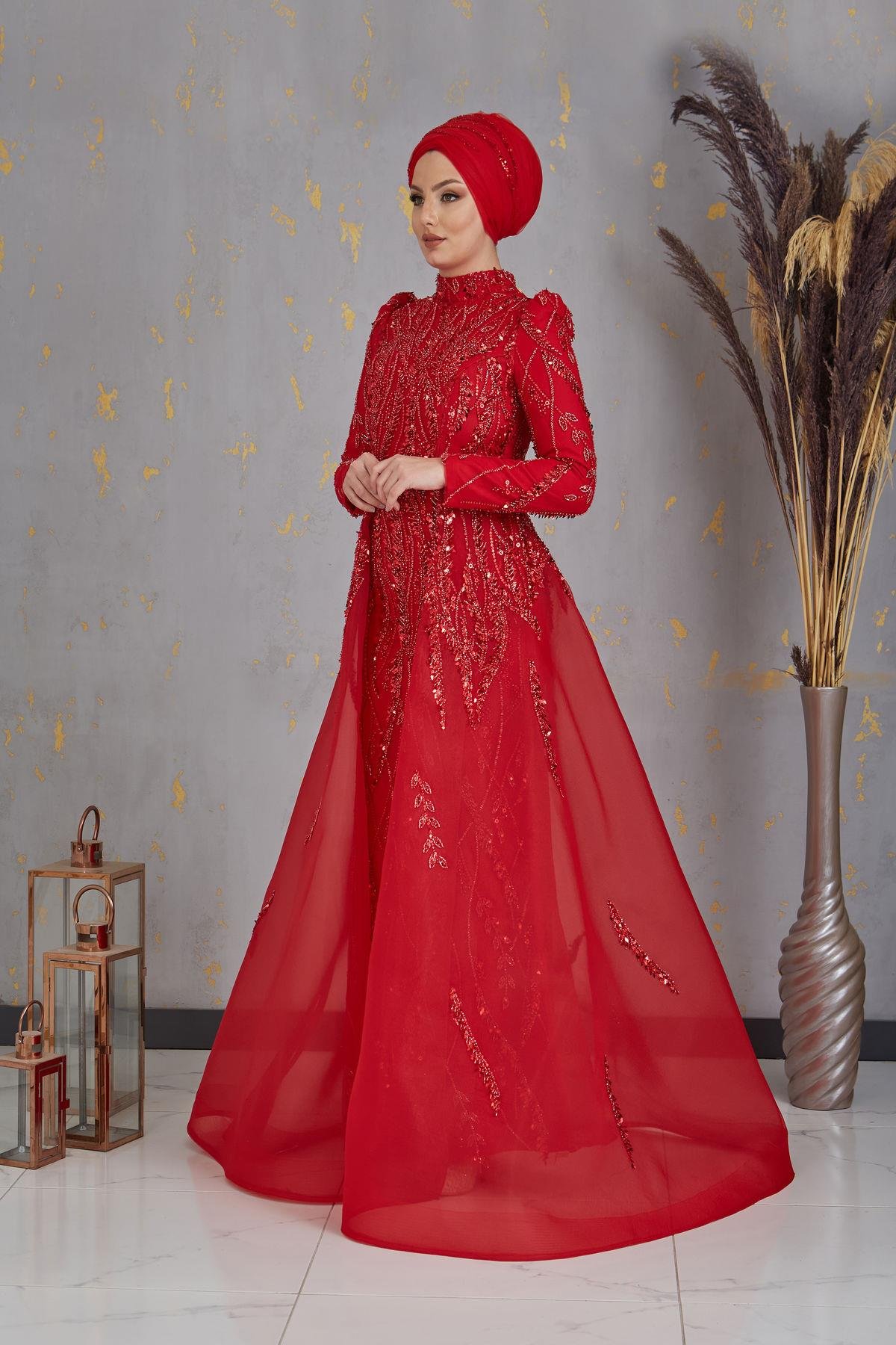 Kuyruklu Aplik İşlemeli Mihrimah Tesettür Abiye - Kırmızı