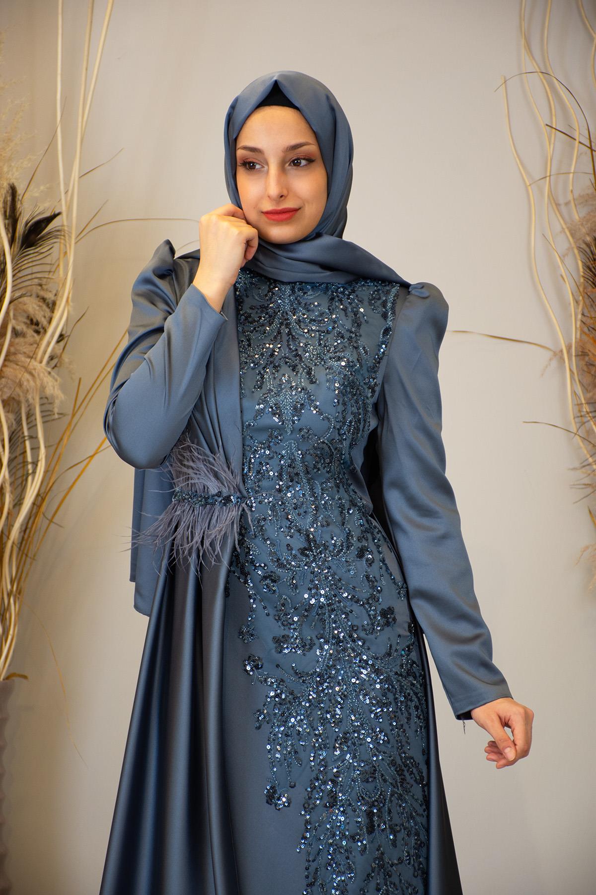 Kuyruklu Tüy Detaylı Aplik İşlemeli Lina Tesettür Abiye - Antrasit