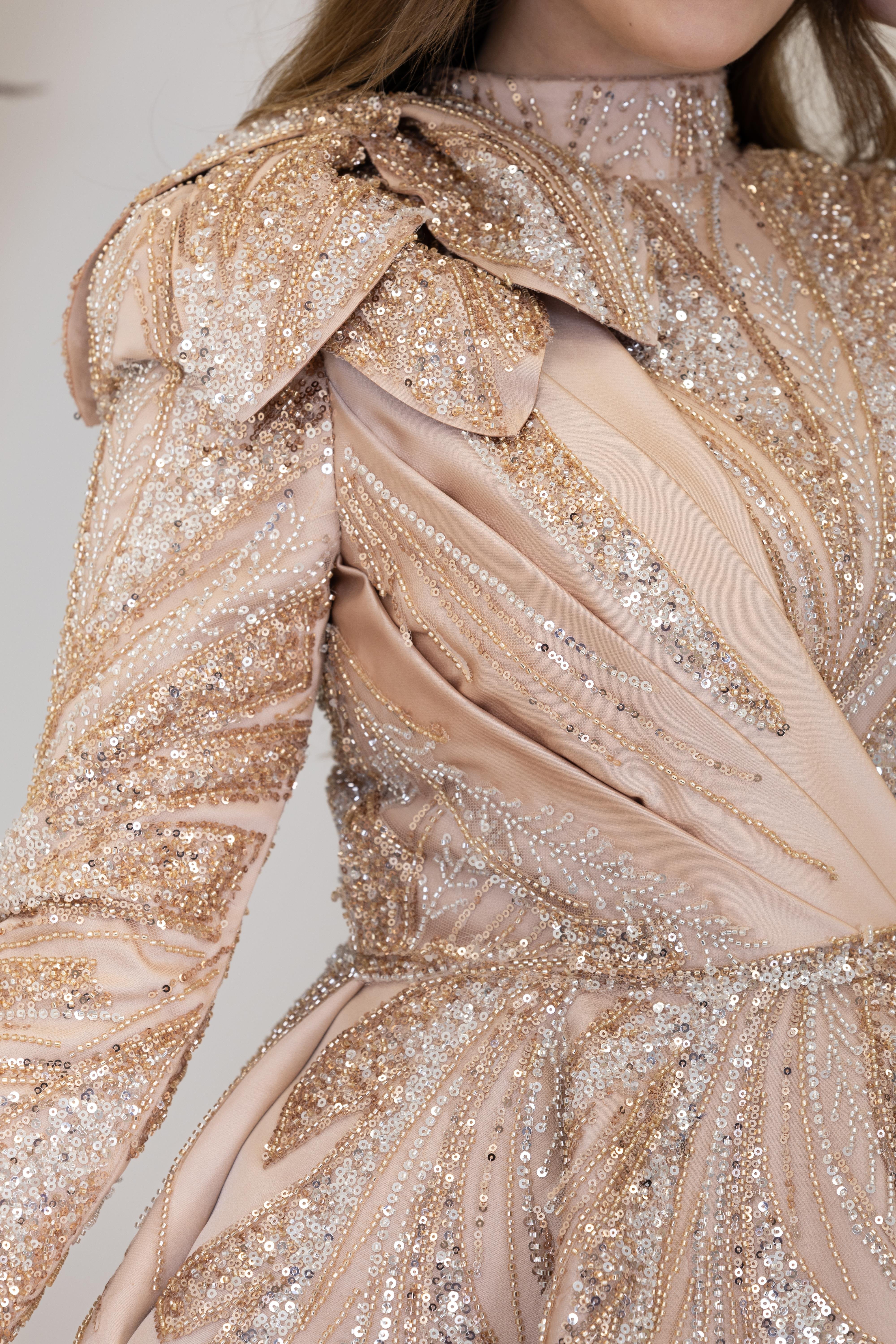 Omuzu Çiçek Detaylı Larin Abiye - Gold