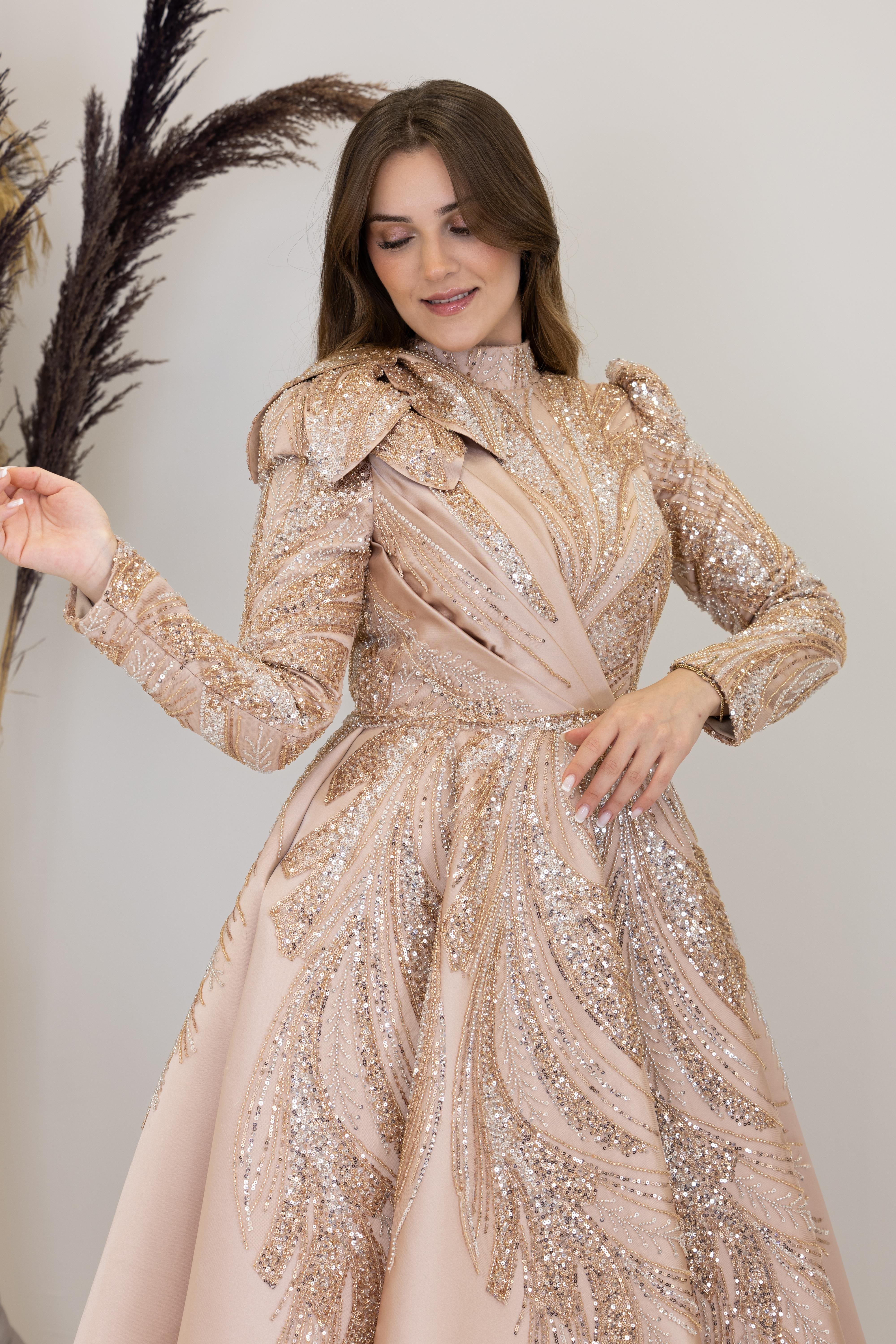 Omuzu Çiçek Detaylı Larin Abiye - Gold