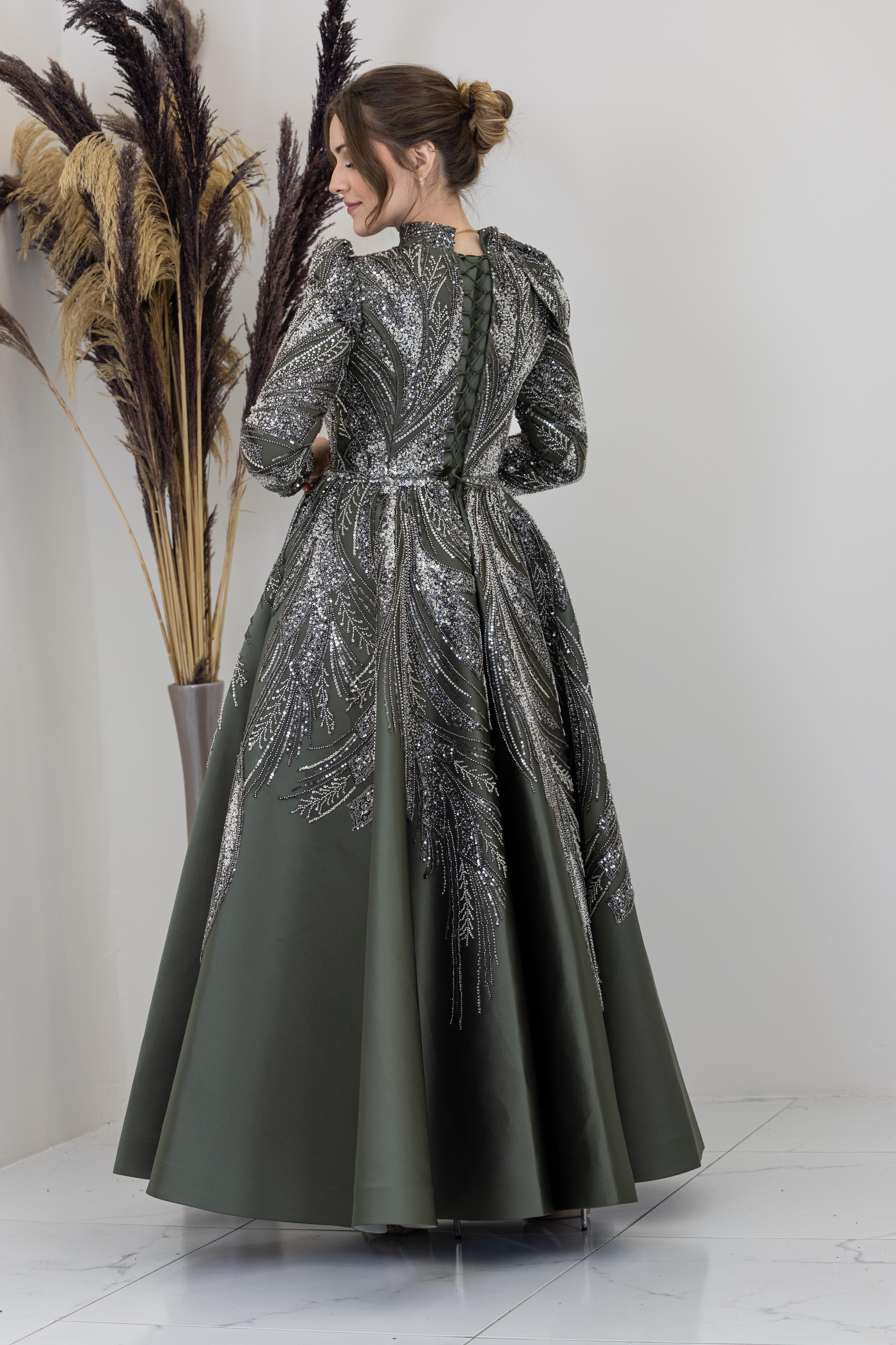 Omuzu Çiçek Detaylı Larin Abiye - Lacivert Gold