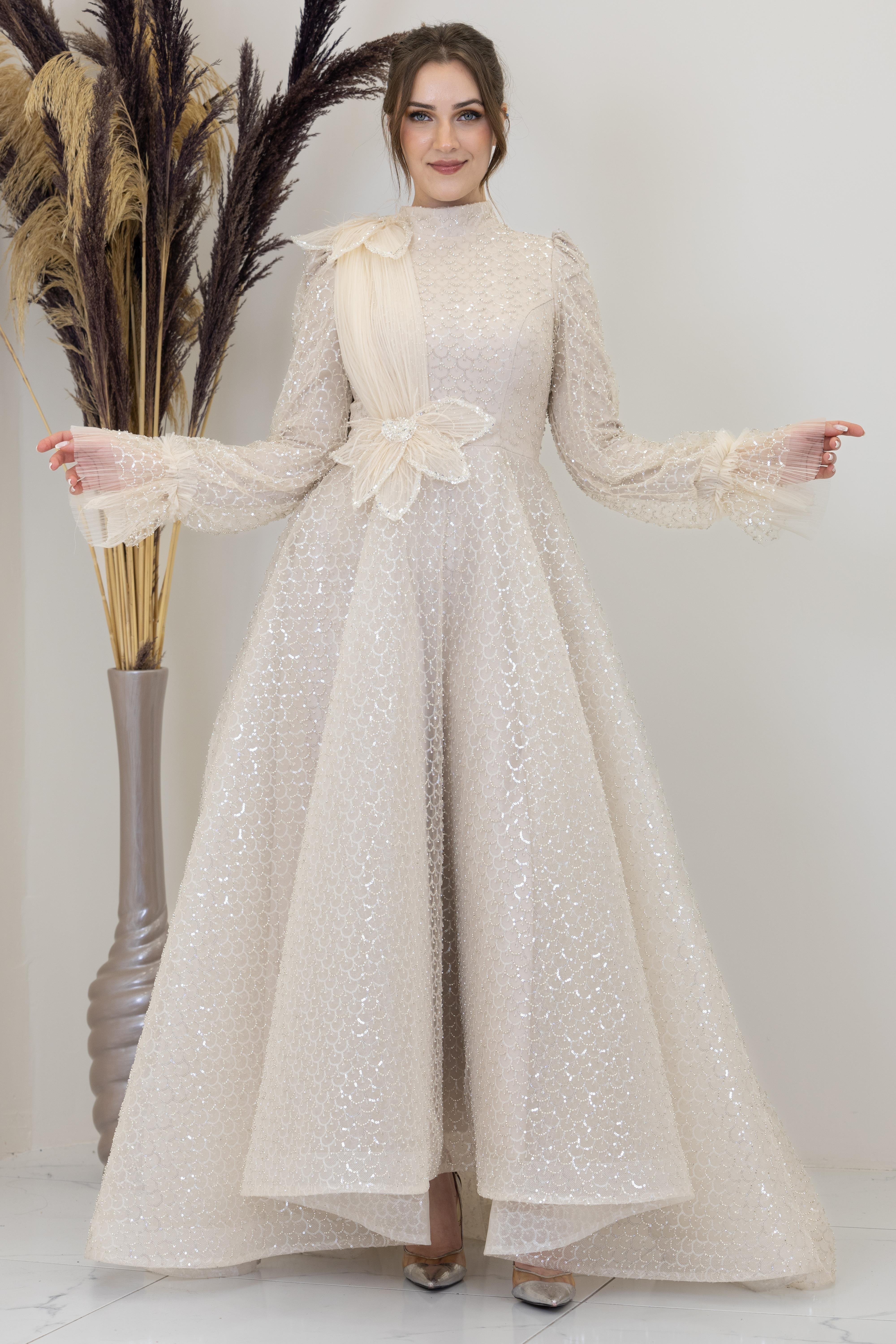 Omzu ve Beli Çiçek Detaylı Adel Abiye - Krem