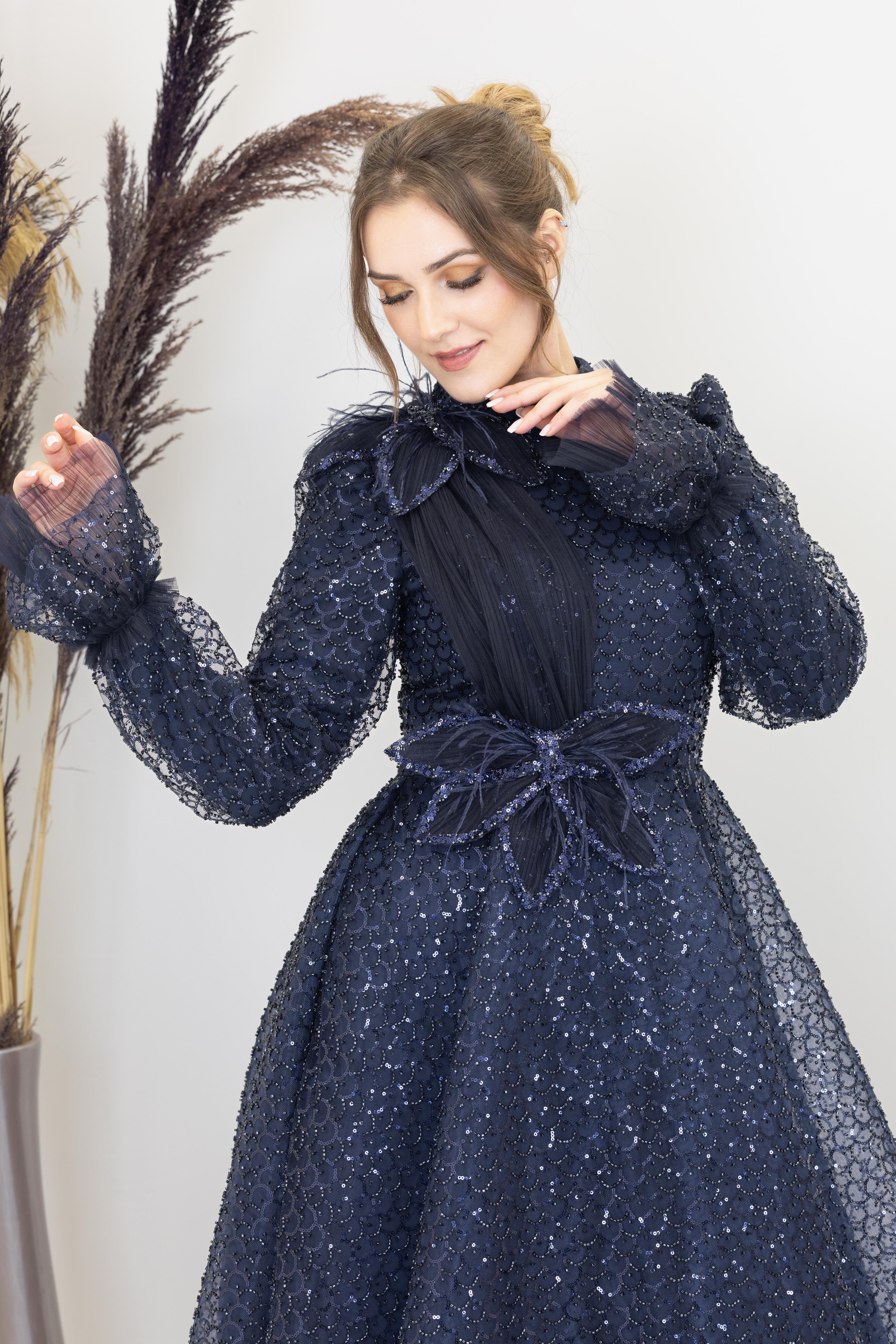 Omzu ve Beli Çiçek Detaylı Adel Abiye - Lacivert