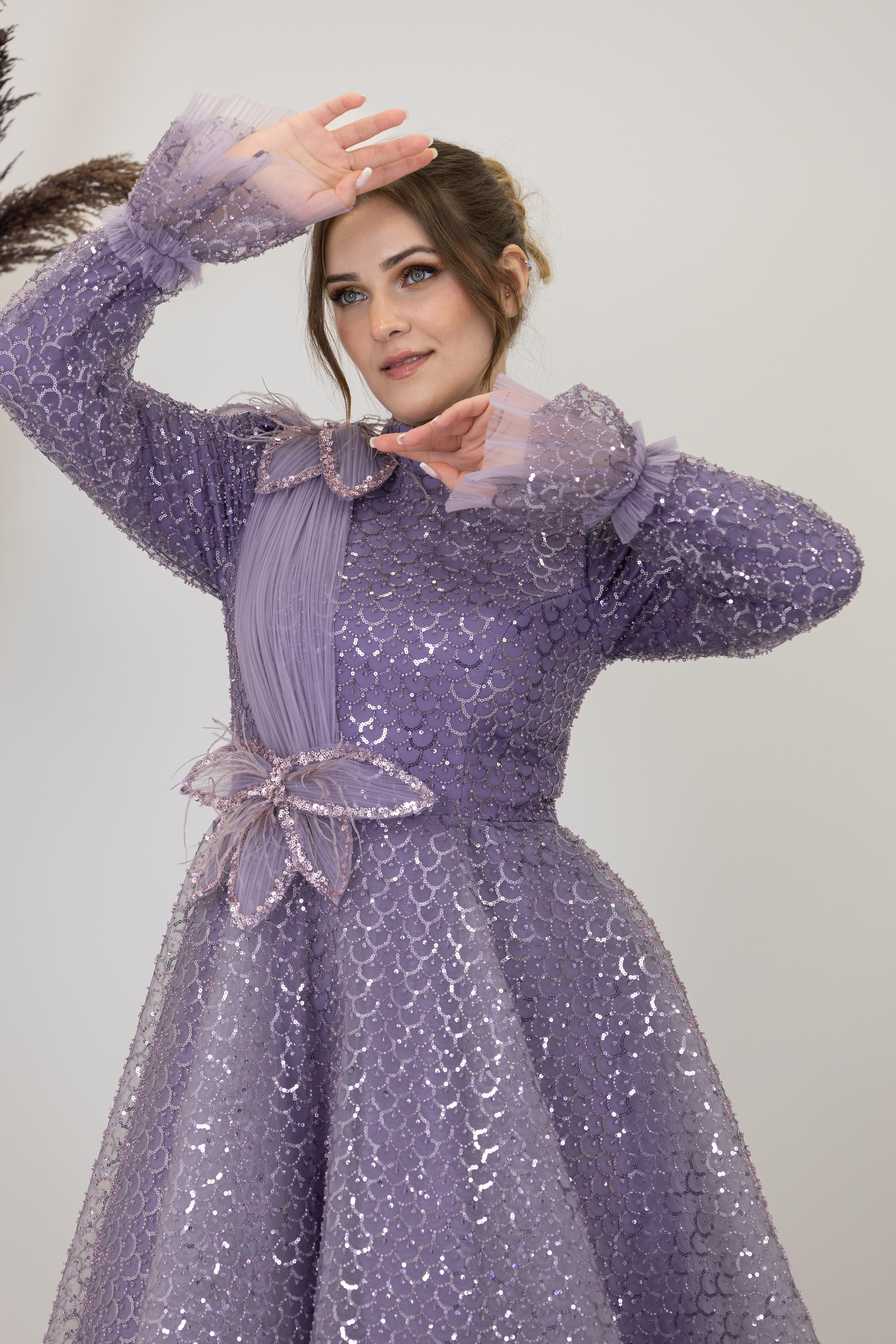 Omzu ve Beli Çiçek Detaylı Adel Abiye - Lila