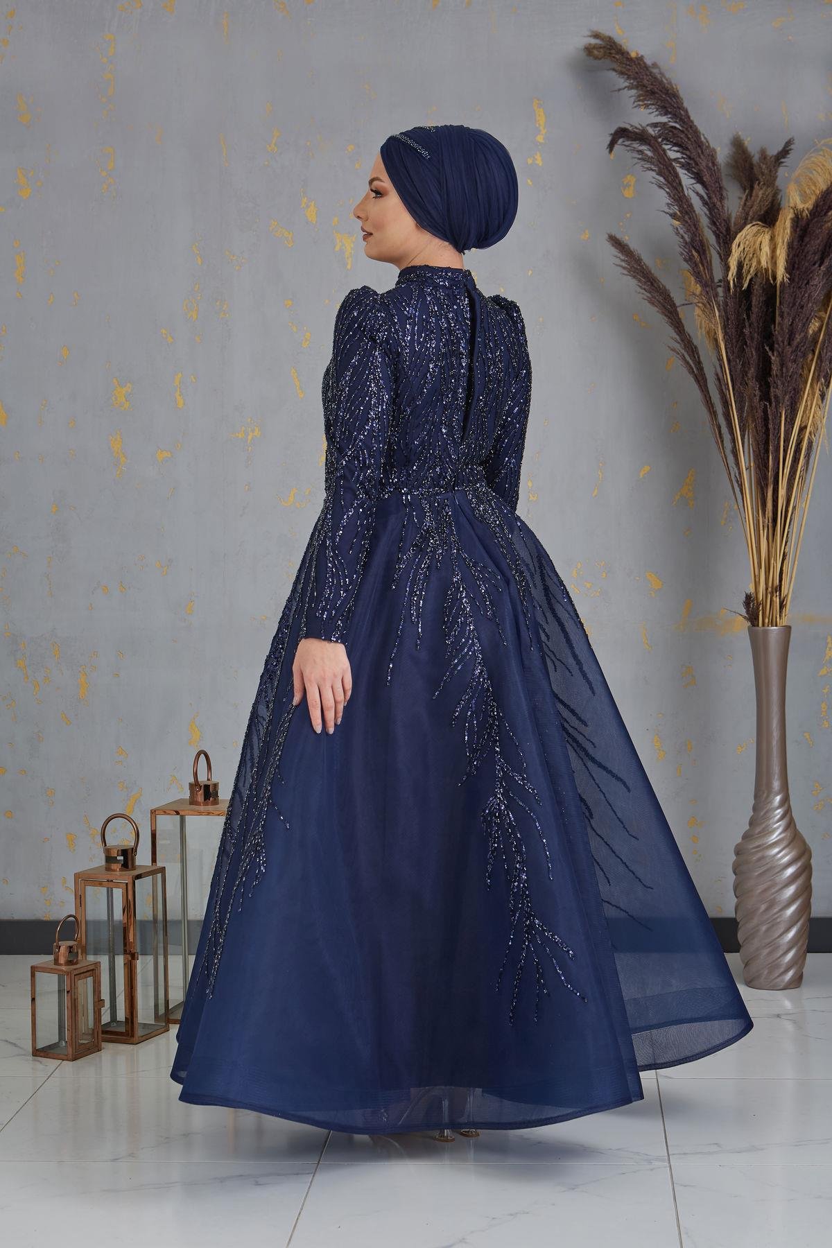 Önü Aplik Detaylı Arkadan Bağcıklı Prenses Abiye - Lacivert