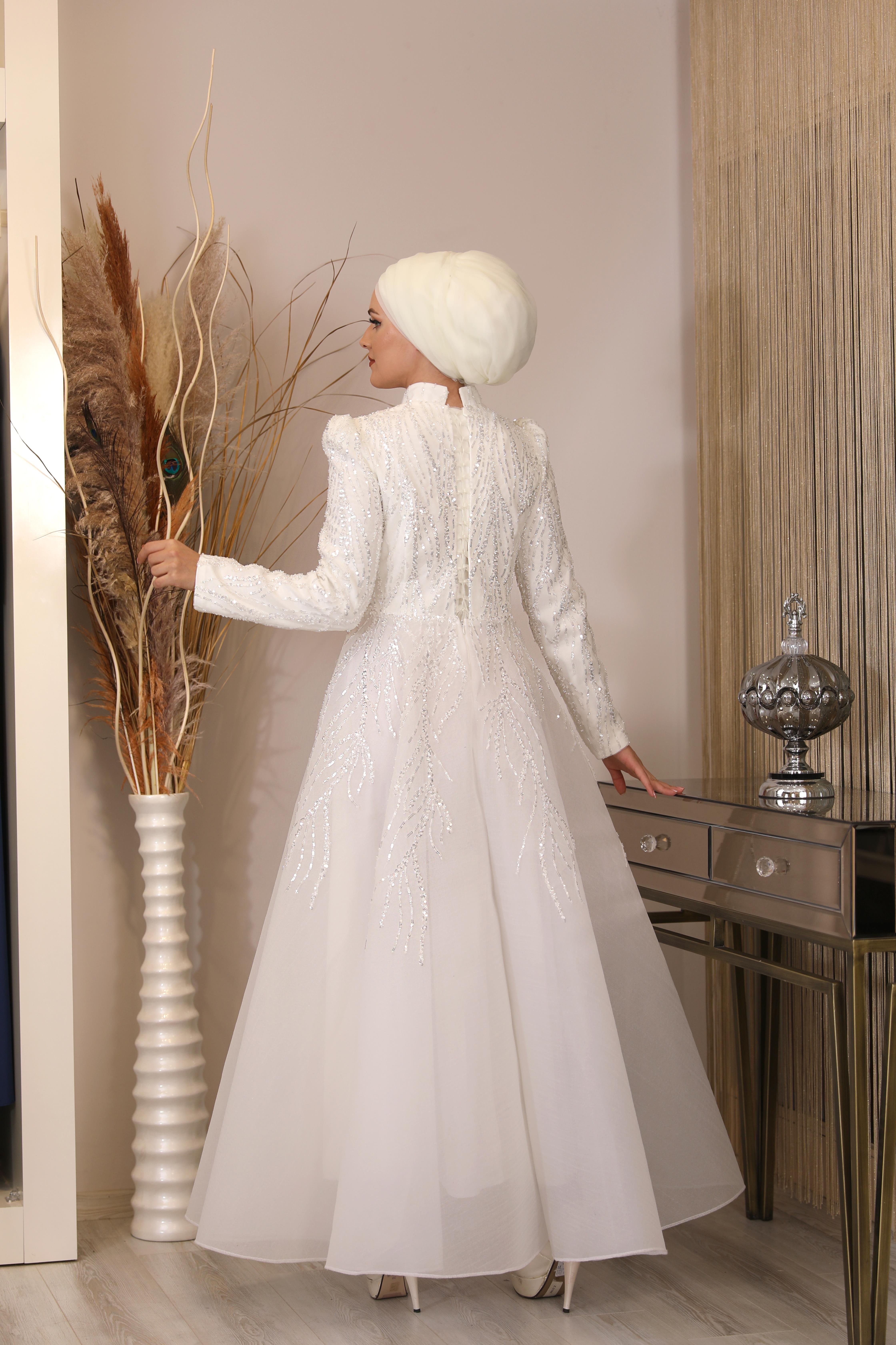 Önü Aplik Detaylı Arkadan Bağcıklı Prenses Abiye - Beyaz