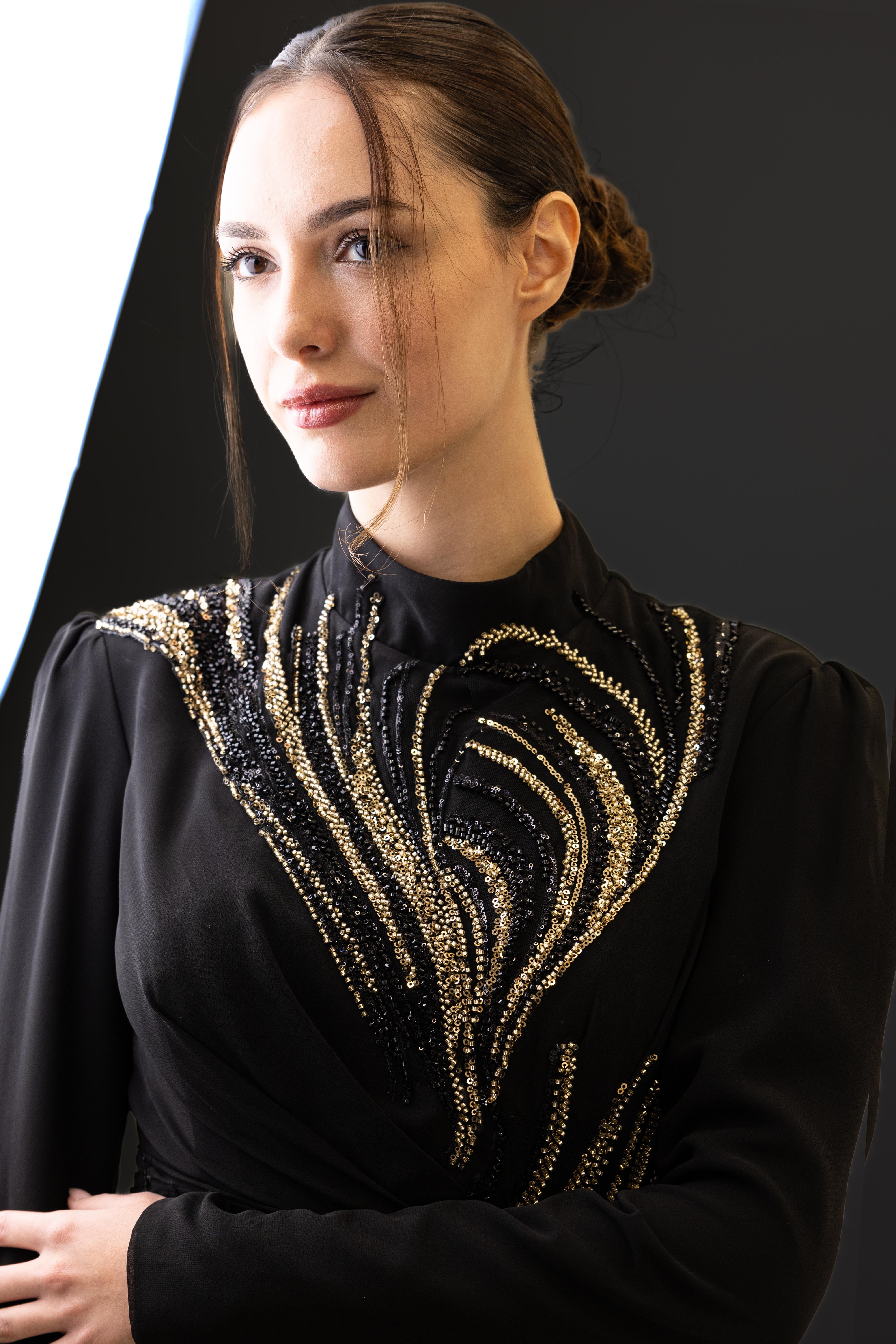 Önü Aplik İşlemeli Ebru Tulum - Siyah