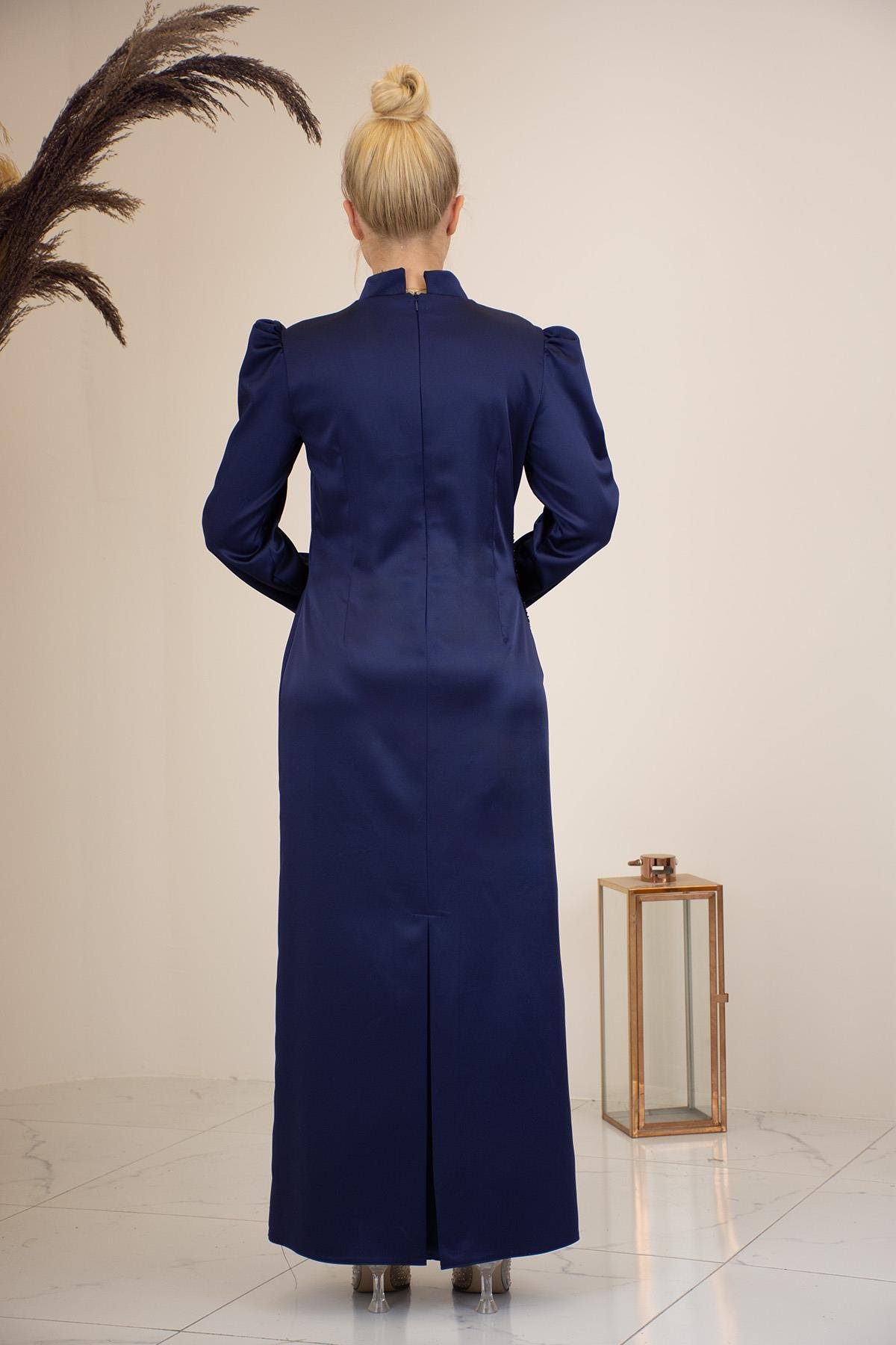 Önü Aplik işlemeli Kalem Hilal Tesettür Abiye - Lacivert