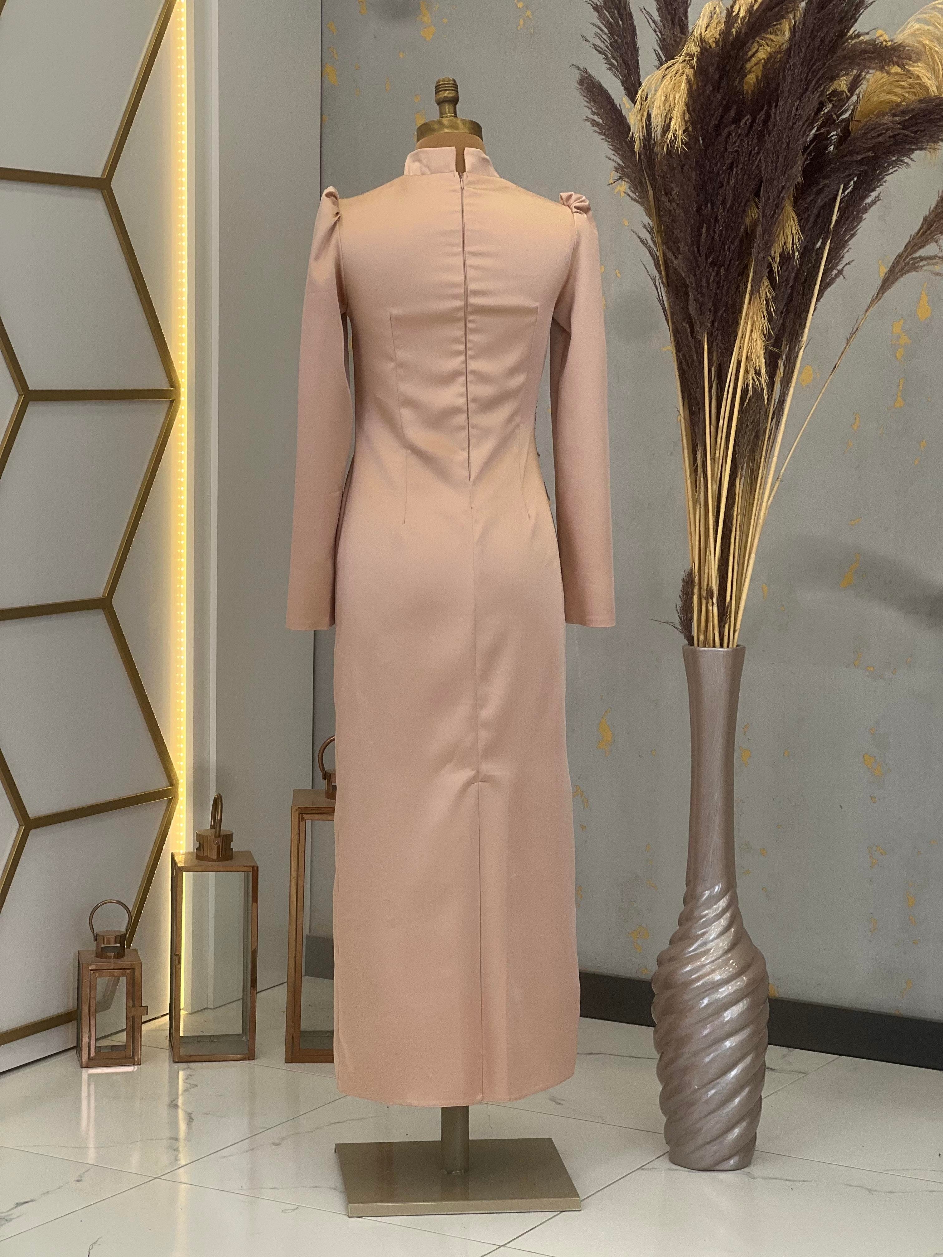 Önü Aplik işlemeli Kalem Hilal Tesettür Abiye - Vizon 