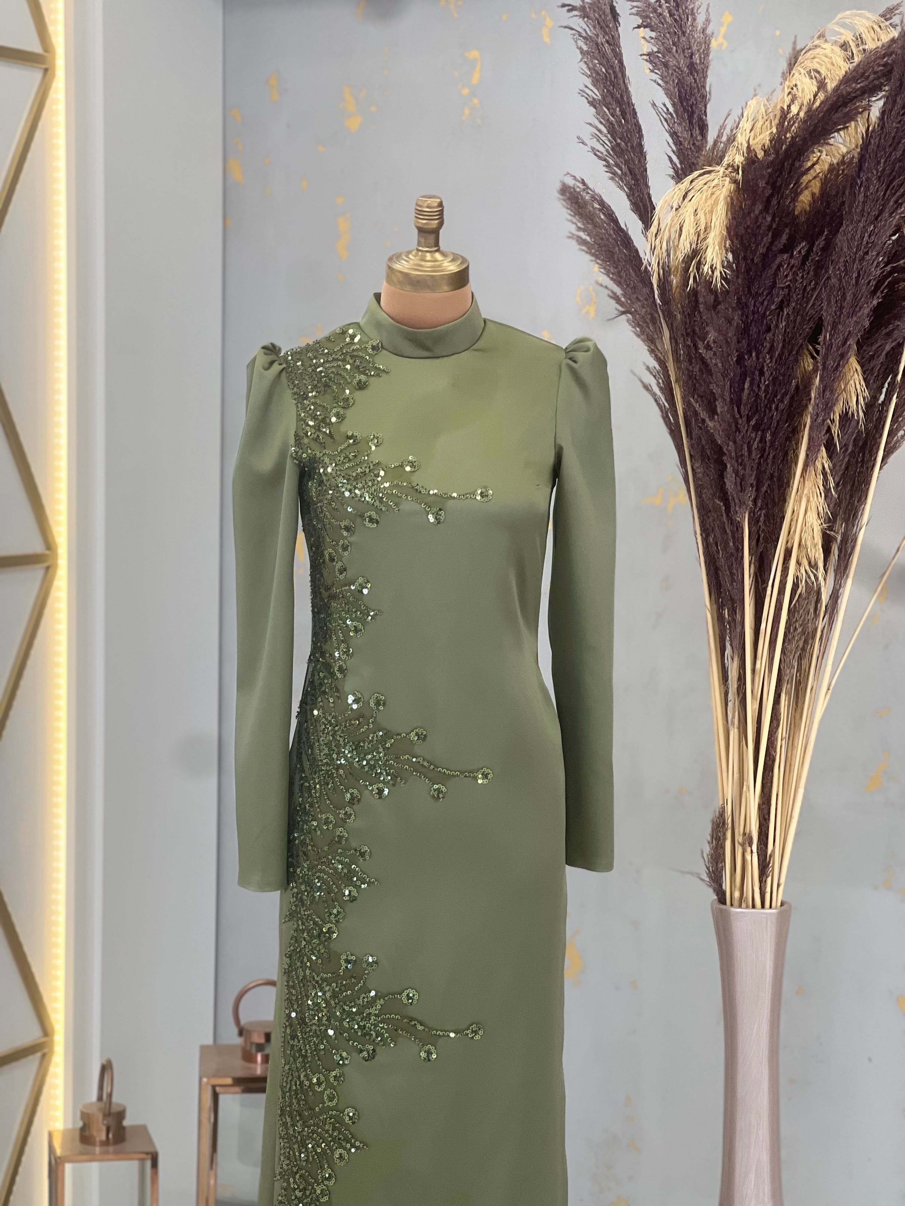 Önü Aplik işlemeli Kalem Hilal Tesettür Abiye - Haki