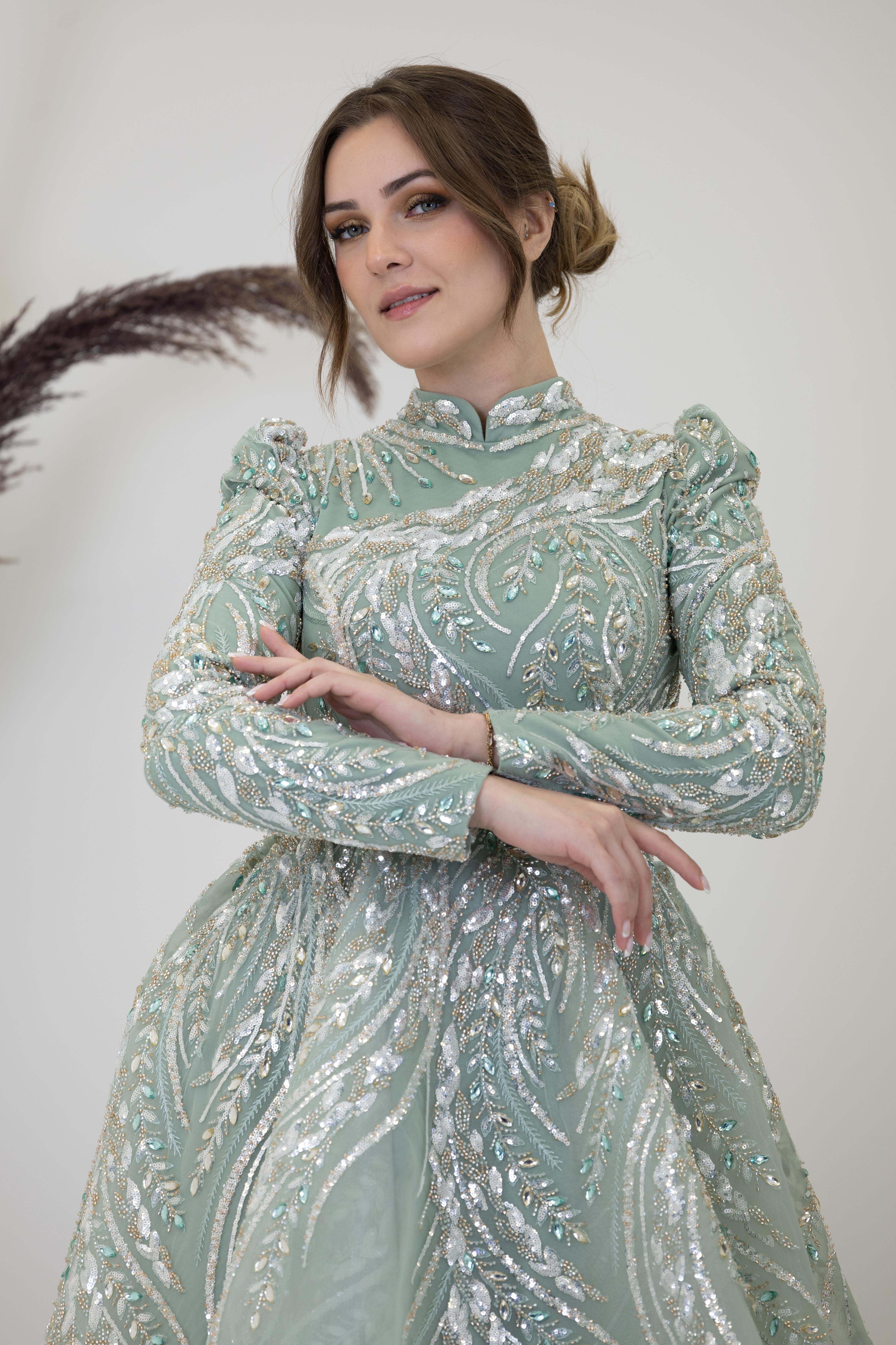 Önü Aplik İşlemeli Pelerinli Kayra Abiye - Çağla