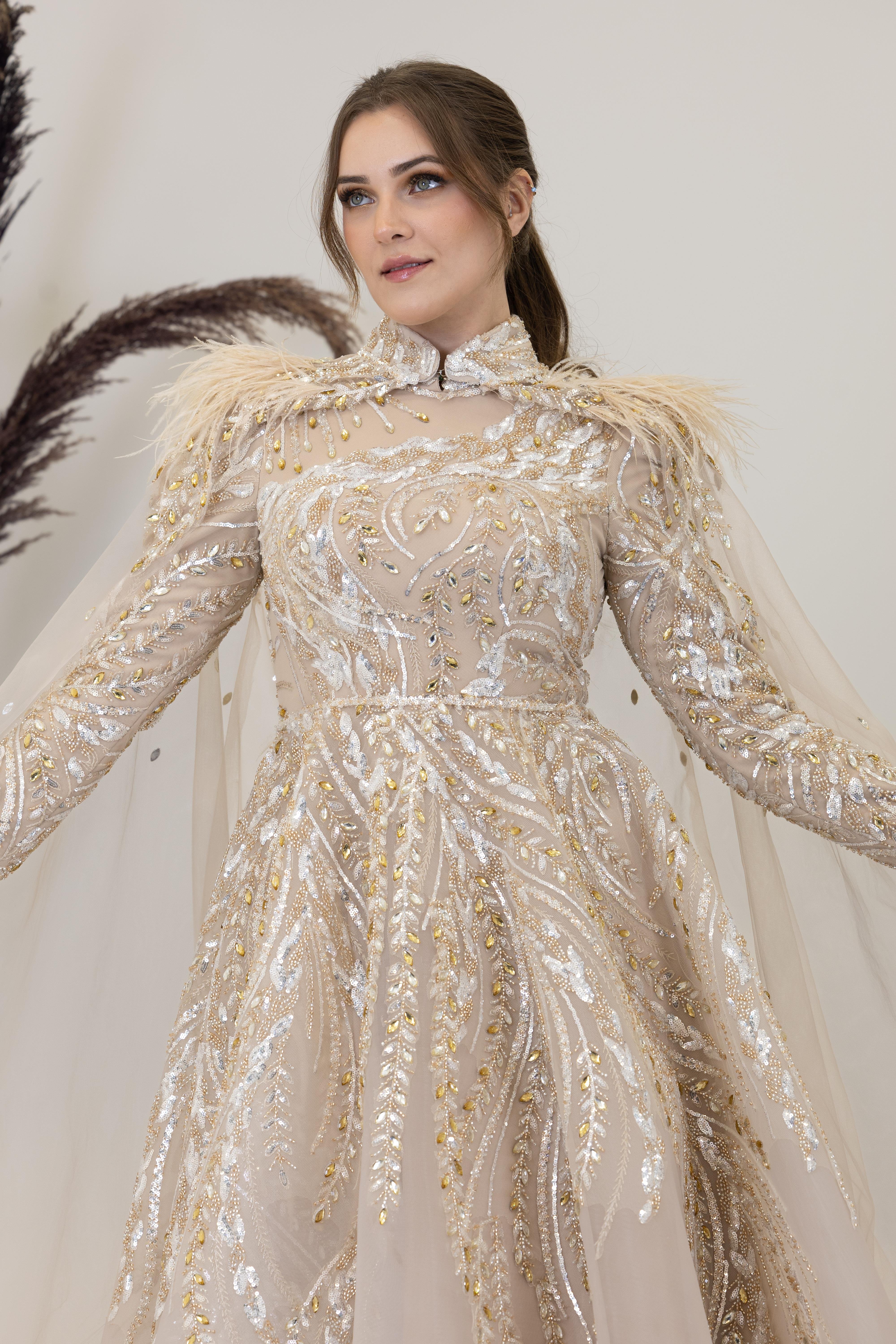 Önü Aplik İşlemeli Pelerinli Kayra Abiye - Gold