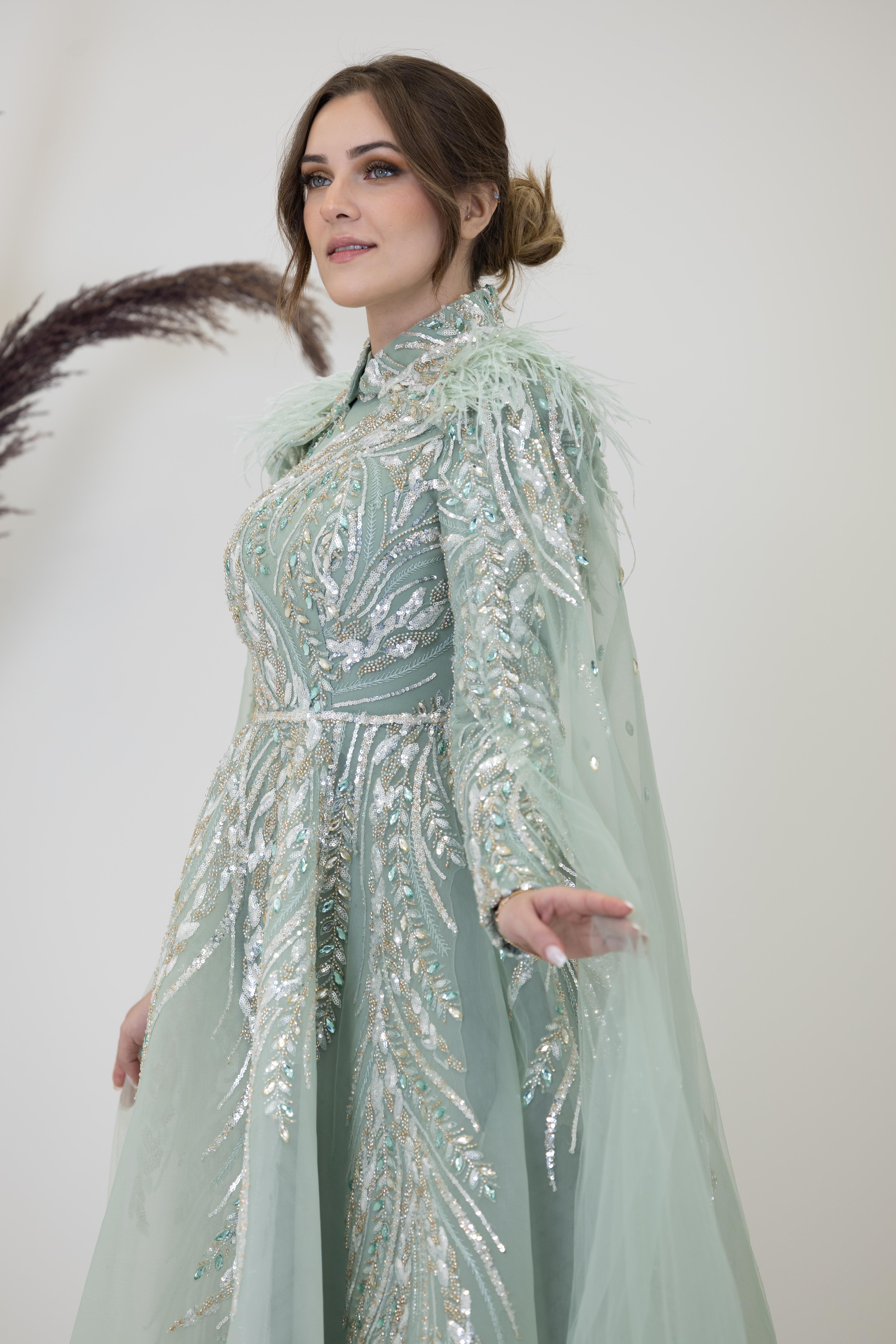 Önü Aplik İşlemeli Pelerinli Kayra Abiye - Çağla