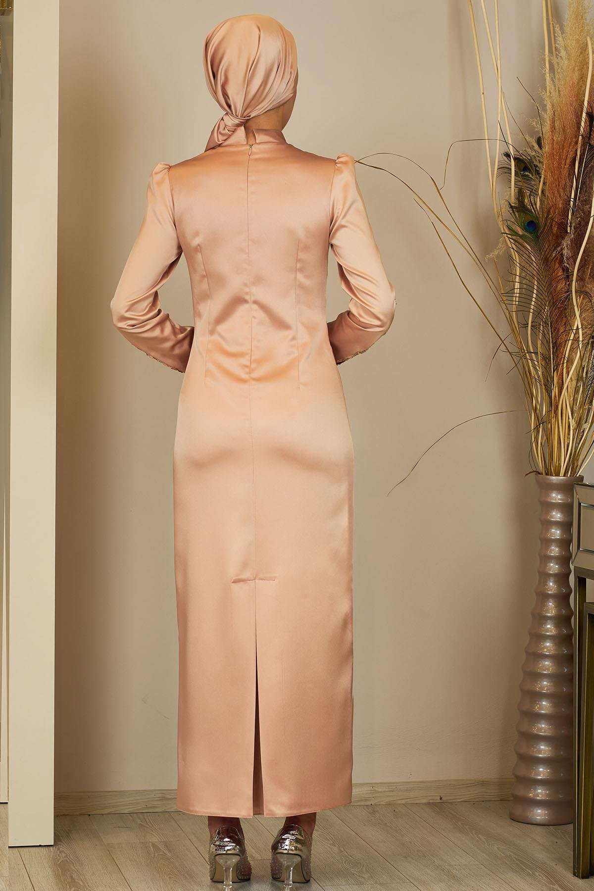 Önü Aplik İşlemeli Sıla Abiye-Gold