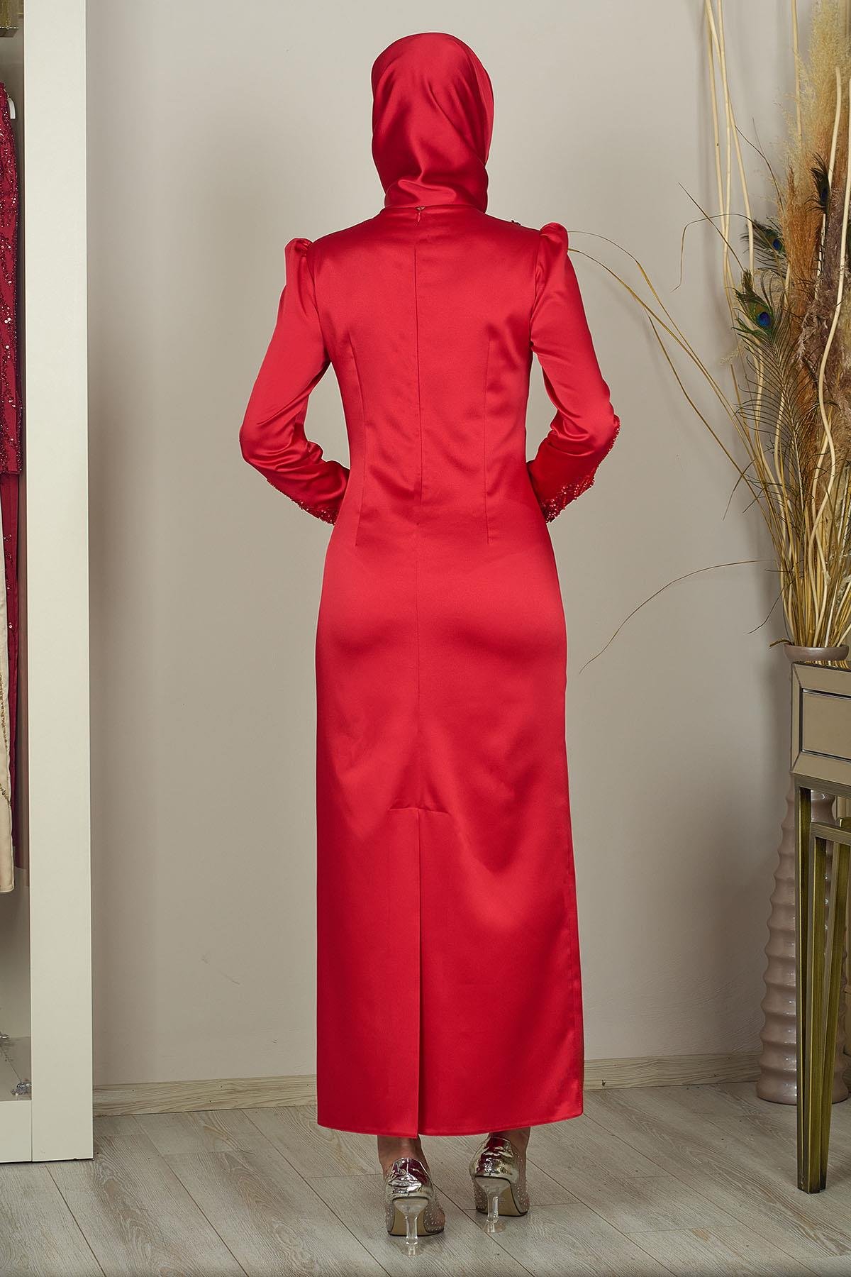 Önü Aplik İşlemeli Sıla Abiye-Kırmız