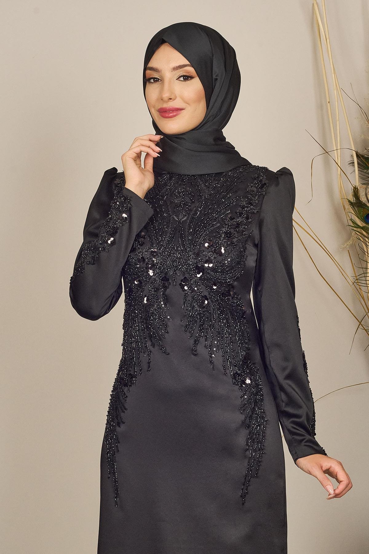 Önü Aplik İşlemeli Sıla Abiye-Siyah