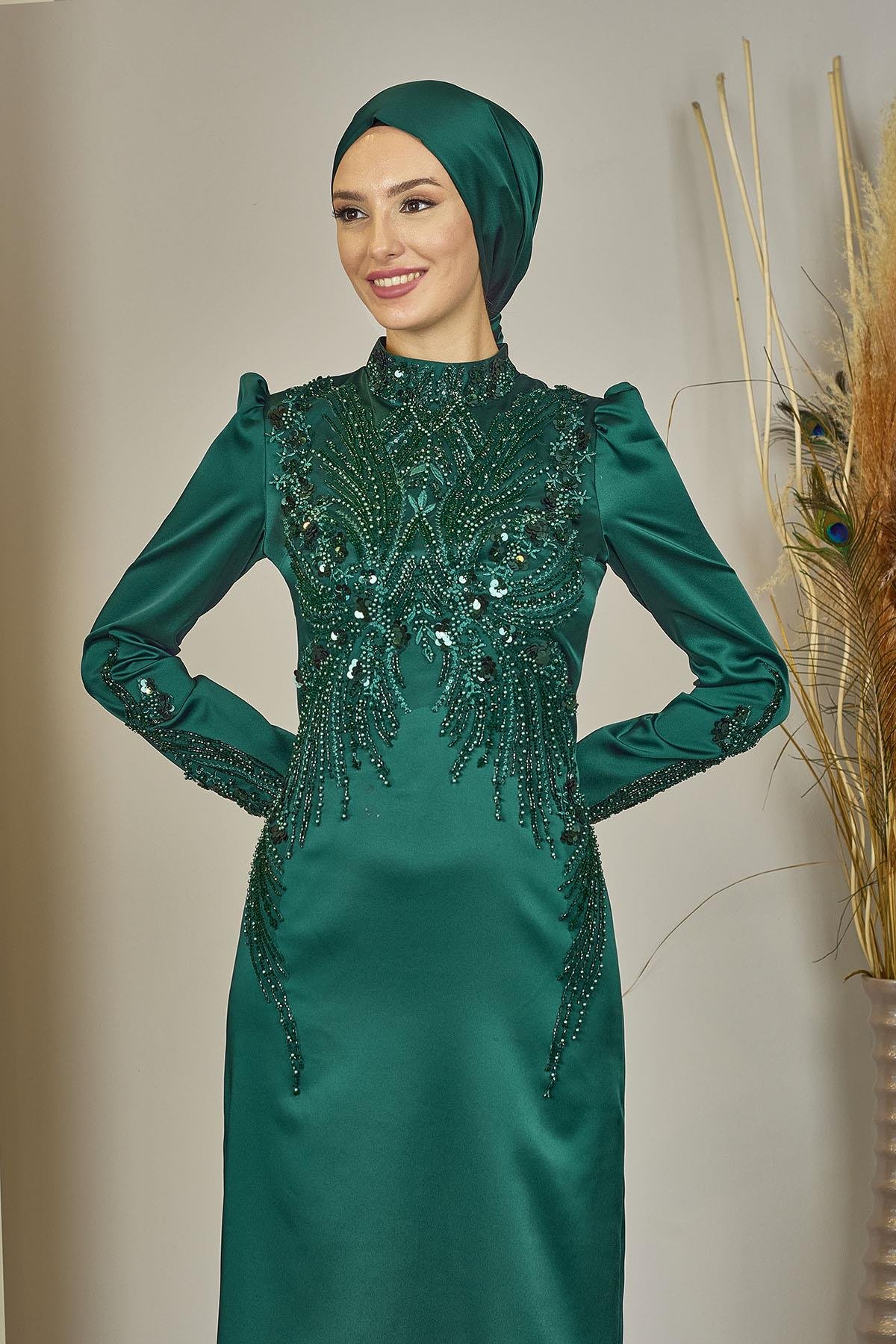 Önü Aplik İşlemeli Sıla Abiye-Zümrüt