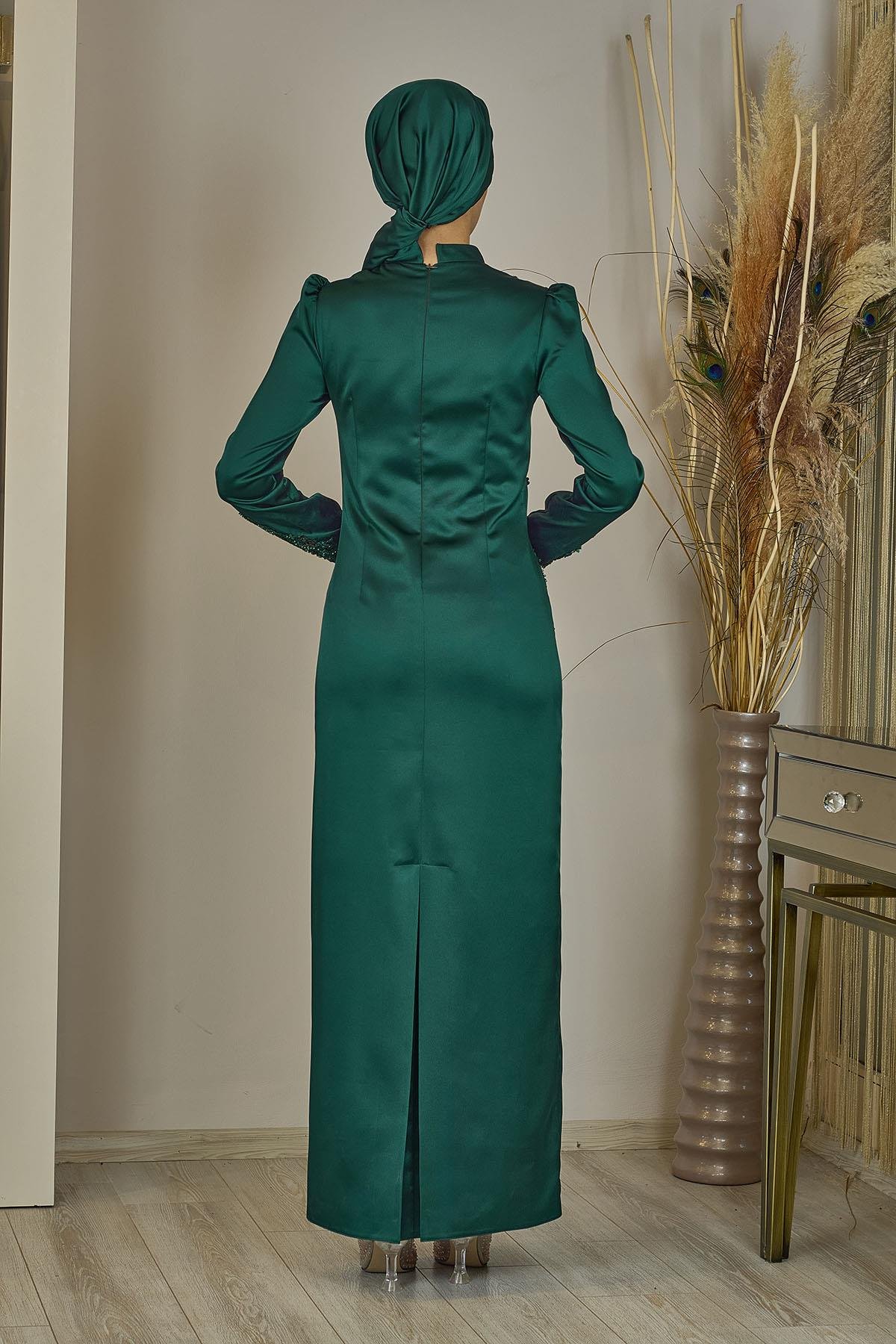 Önü Aplik İşlemeli Sıla Abiye-Zümrüt