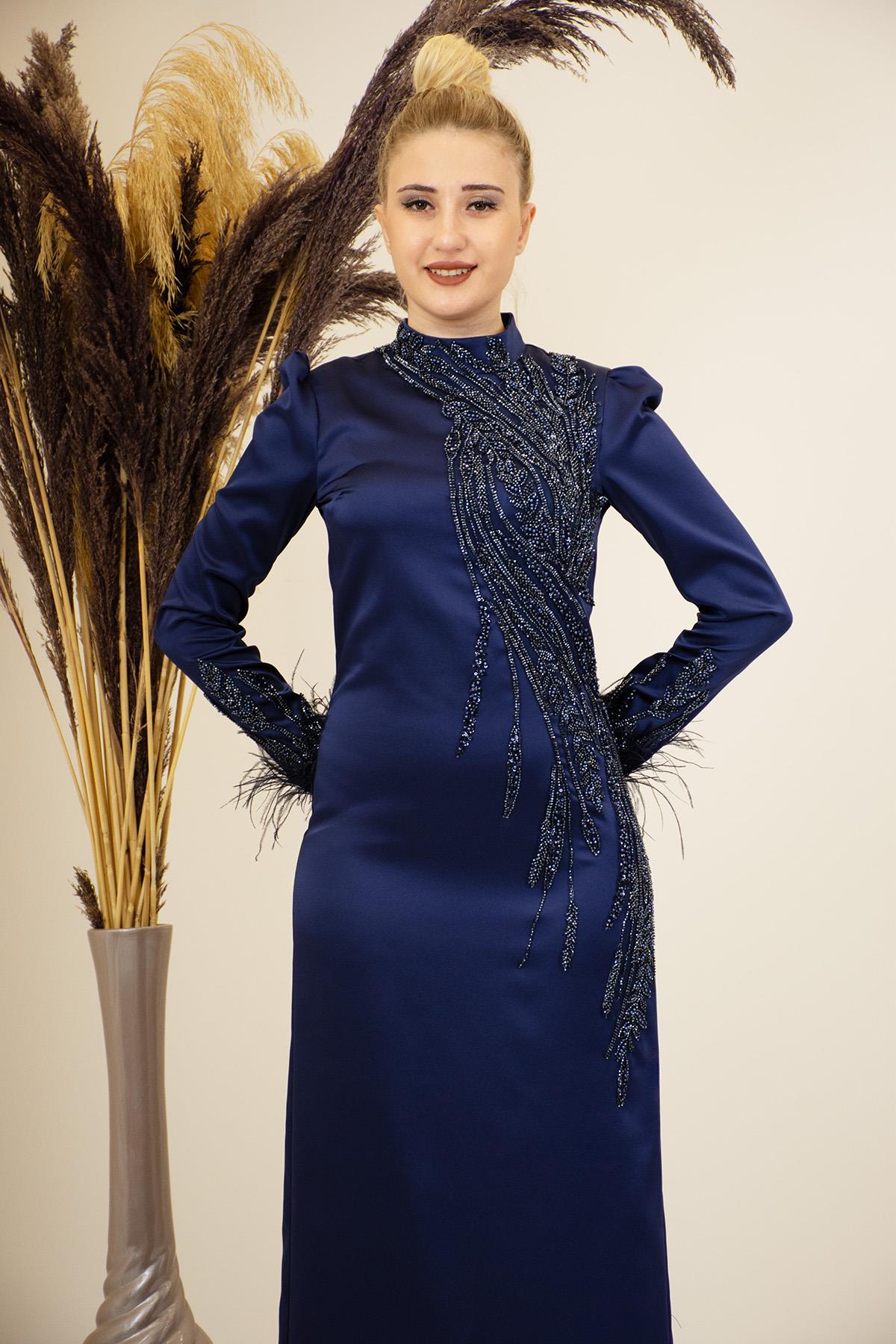 Önü Boncuk Aplik İşleme Kolları Tüylü Nara Abiye Lacivert