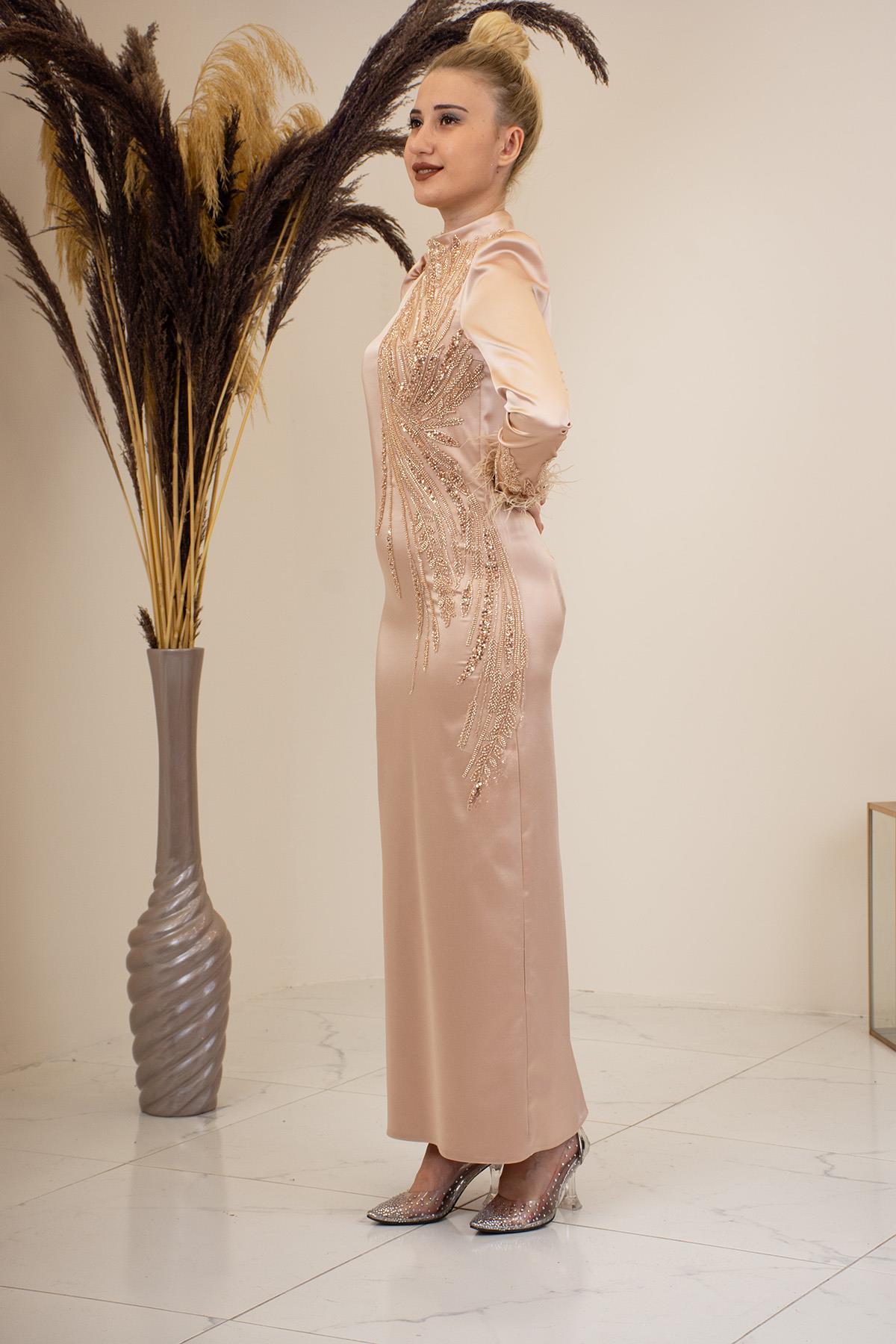 Önü Boncuk Aplik İşleme Kolları Tüylü Nara Abiye Gold