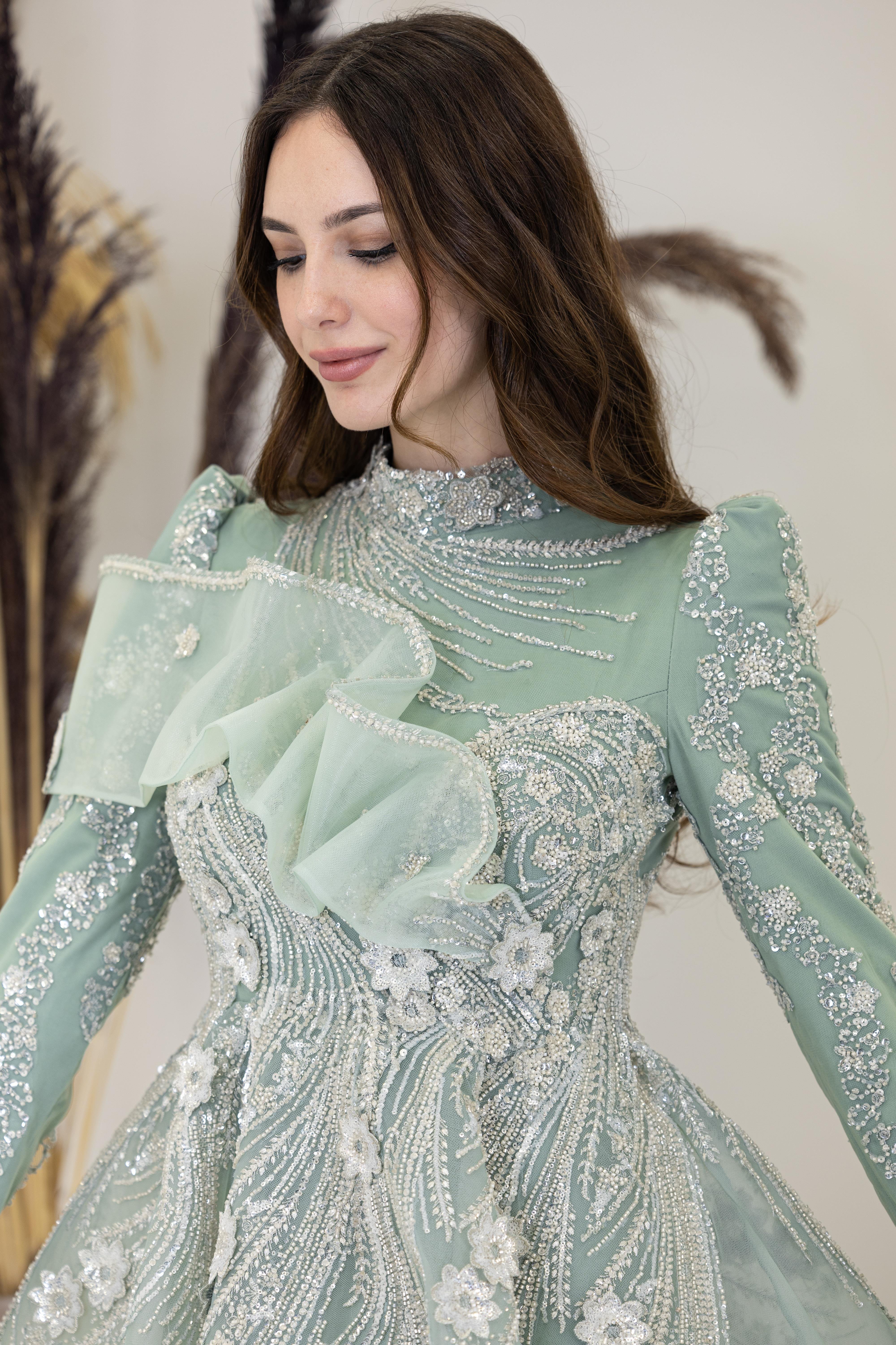 Önü Büzgü Detaylı Sara Abiye - Çağla