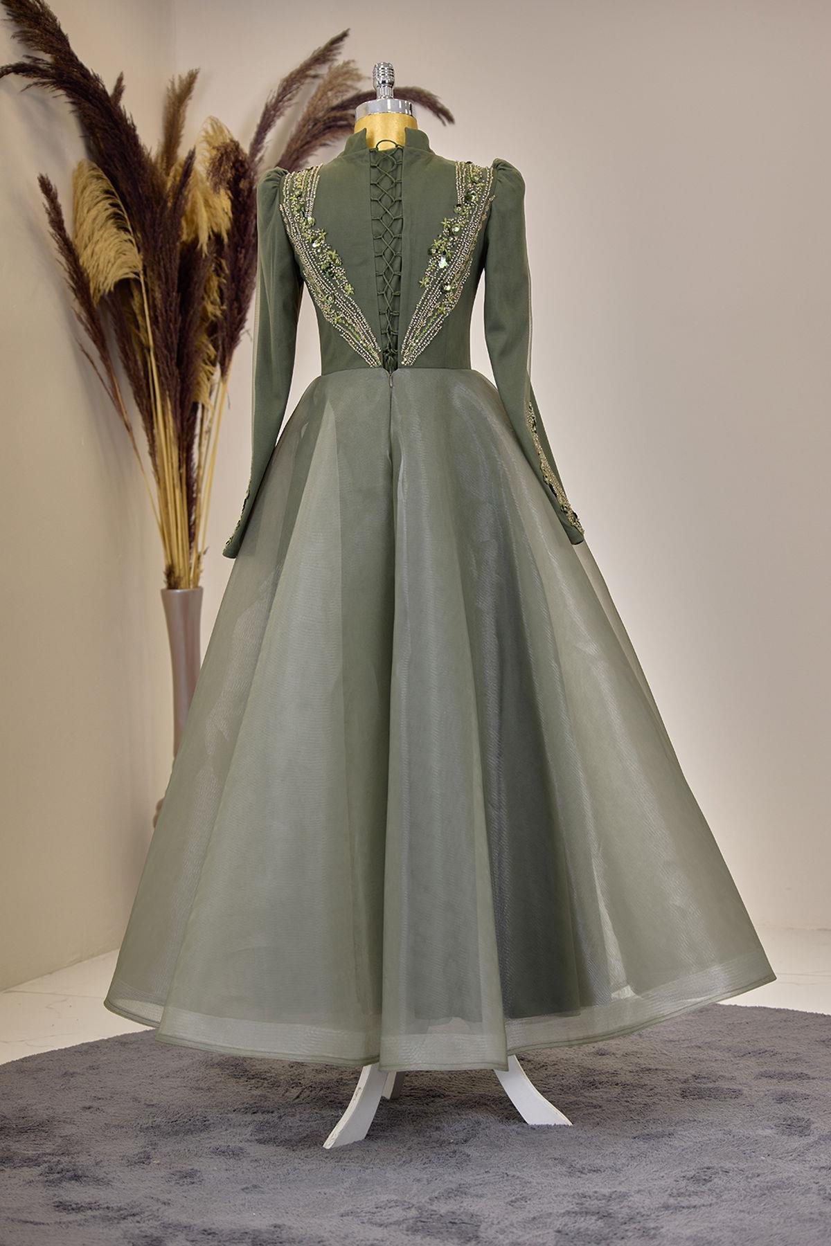 Önü Drapeli Aplik İşlemeli Asya  Abiye - Haki