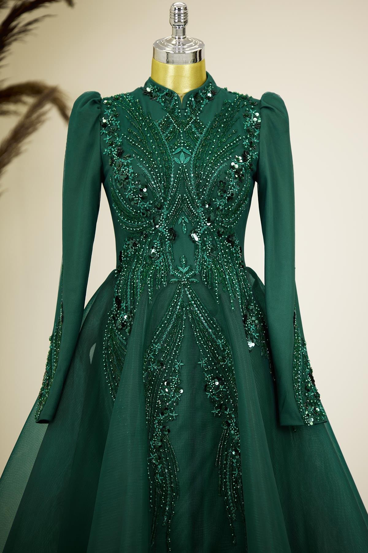 Önü Drapeli Aplik İşlemeli Asya  Abiye - Zümrüt Yeşili