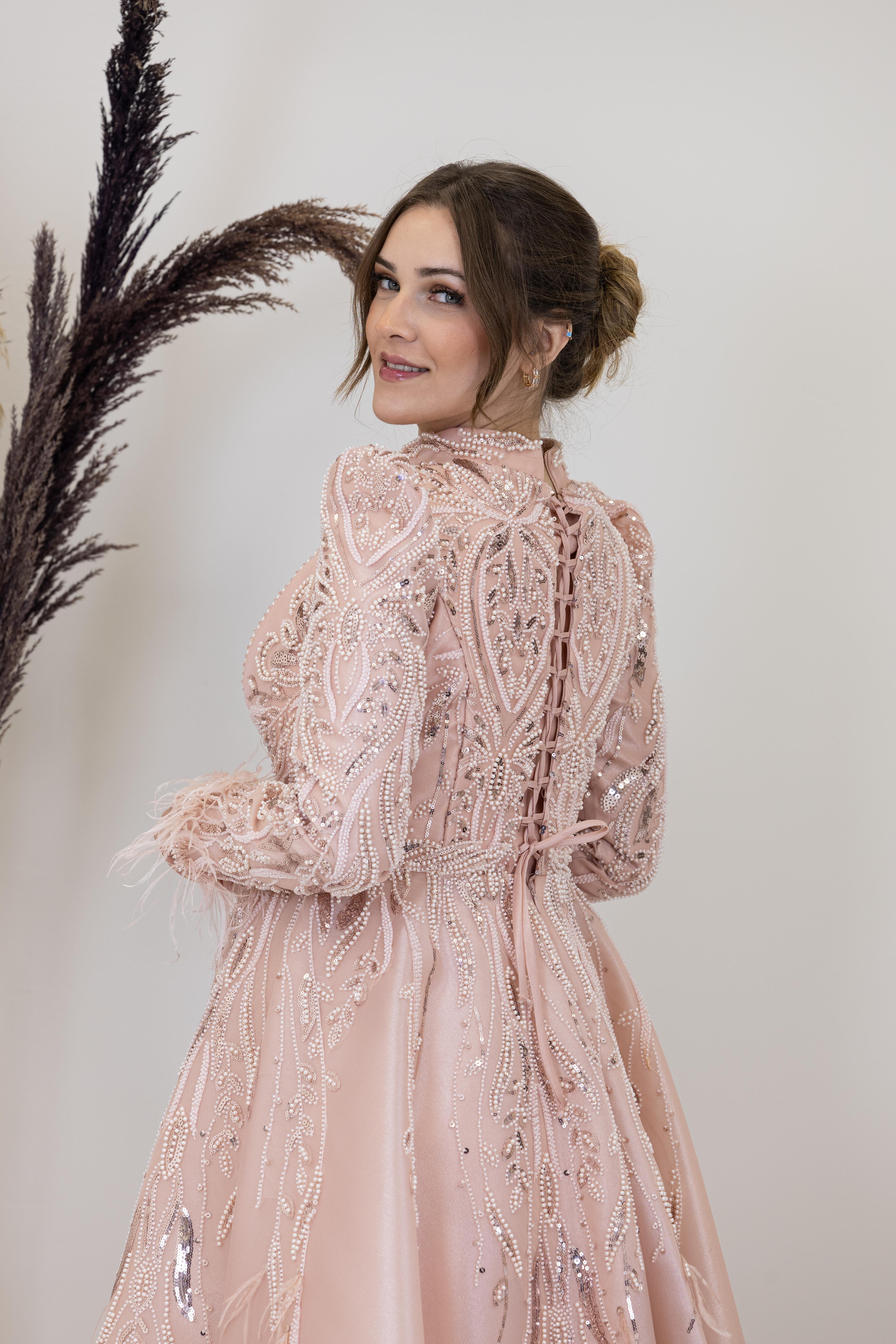 Önü Drapeli Aplik İşlemeli Katre Abiye - Pudra