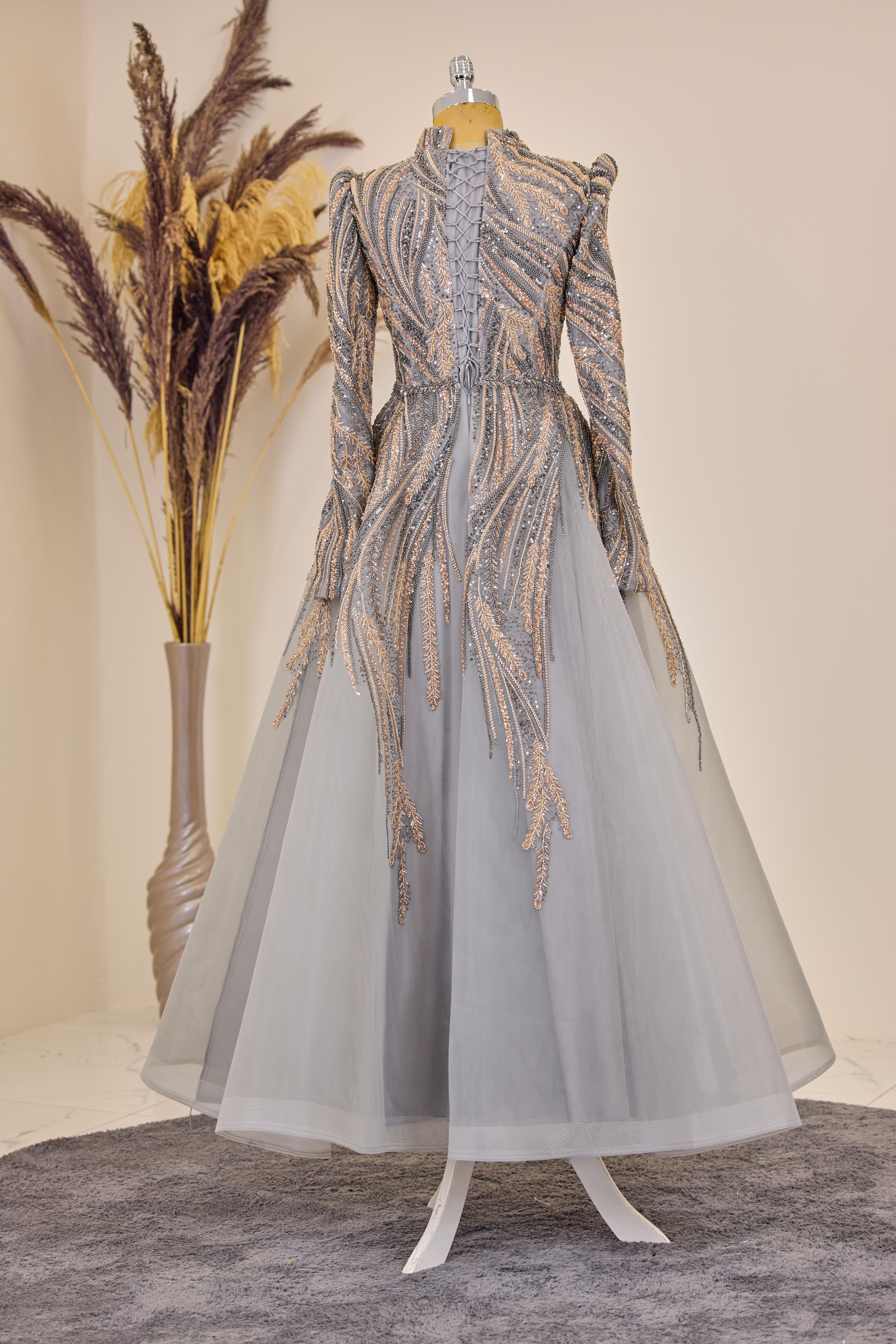 Önü Drapeli Aplik İşlemeli Kübra Abiye - Gri