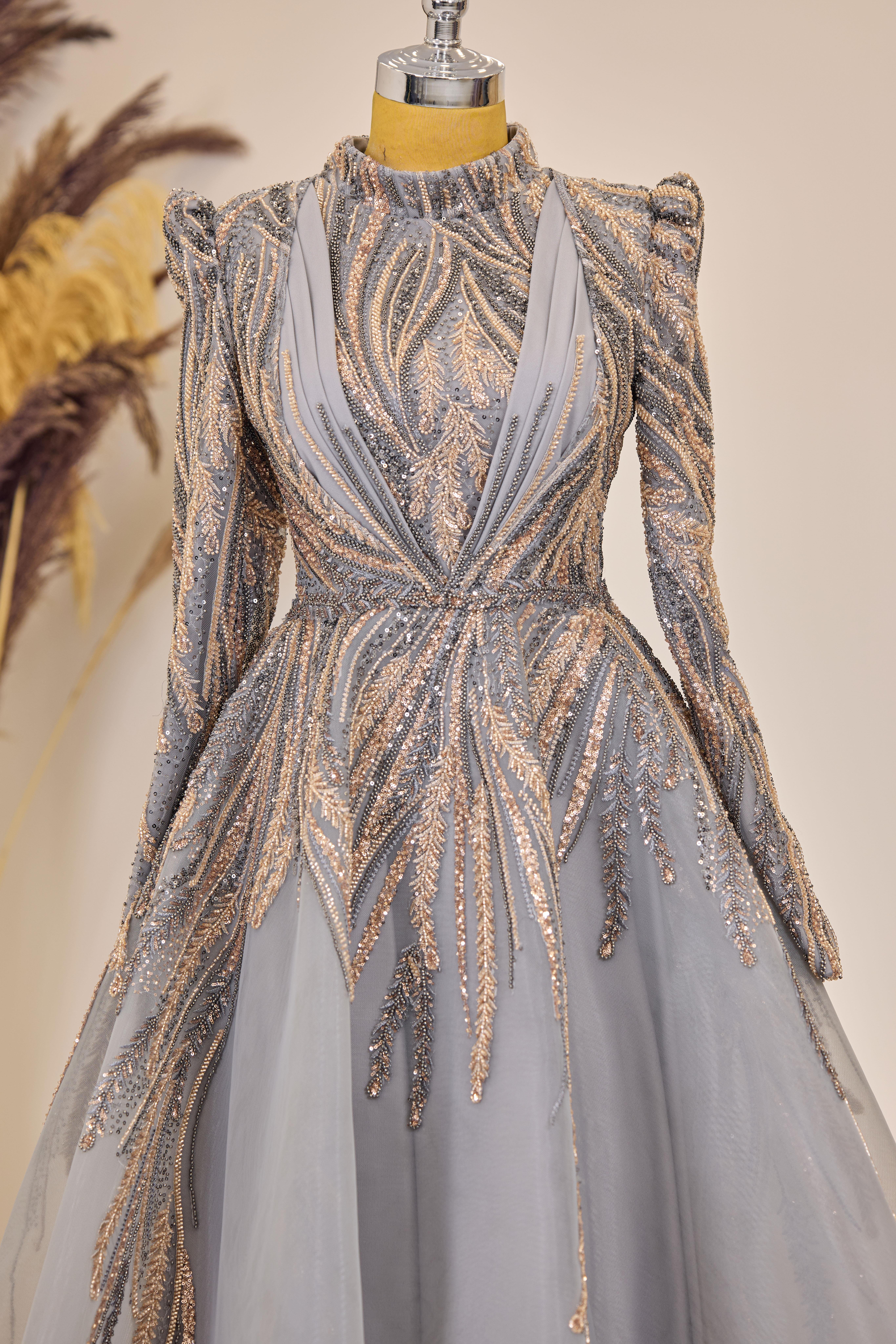 Önü Drapeli Aplik İşlemeli Kübra Abiye - Gri