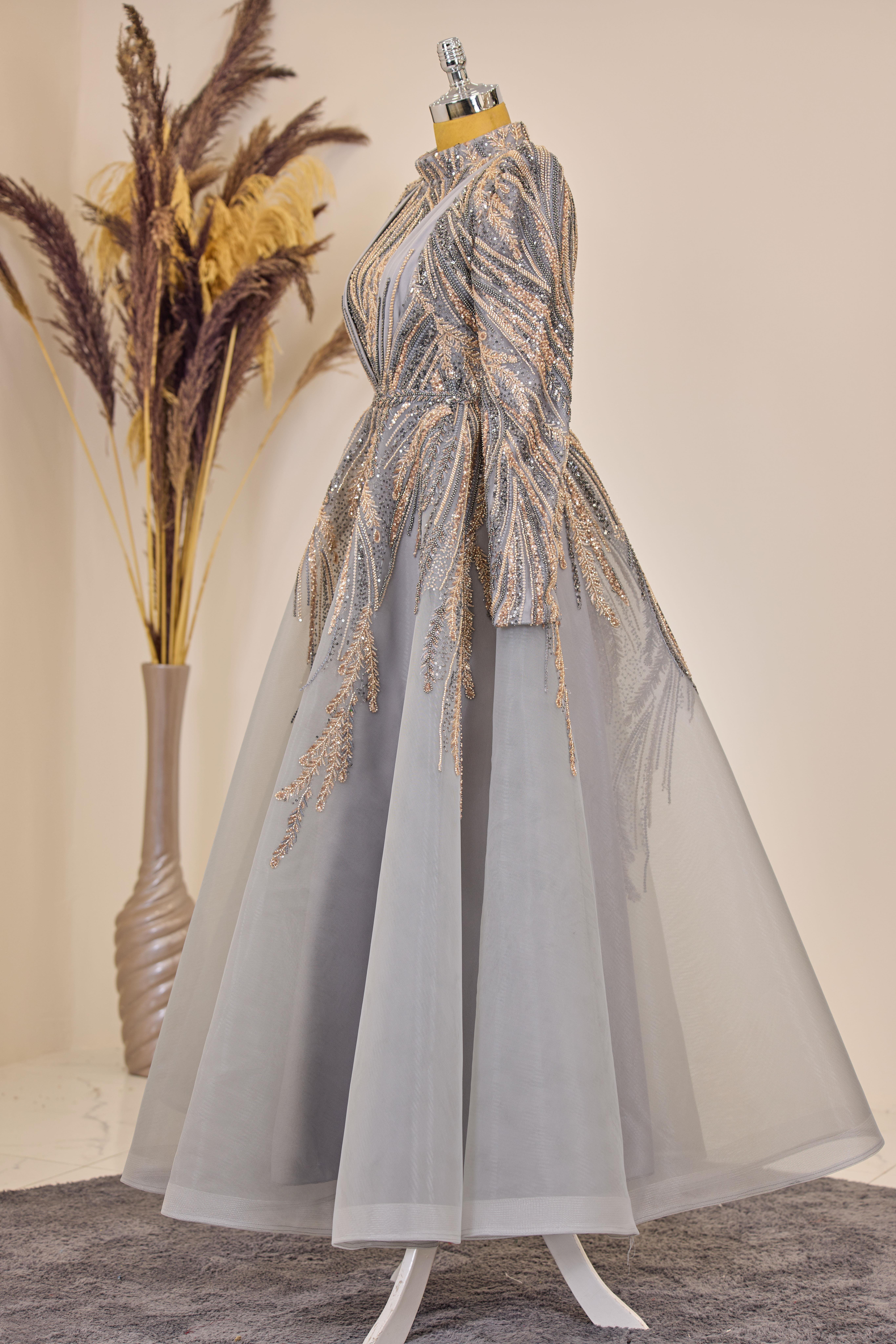 Önü Drapeli Aplik İşlemeli Kübra Abiye - Gri