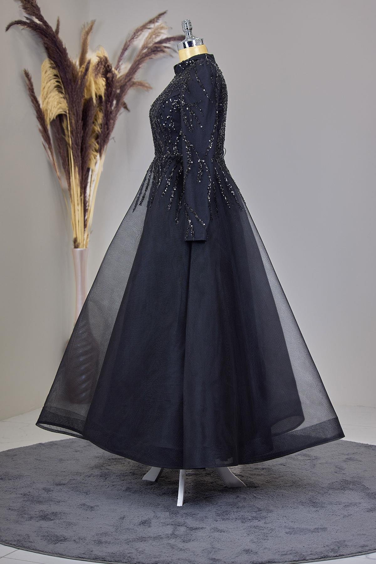 Önü Drapeli Aplik İşlemeli Mila Abiye - Siyah