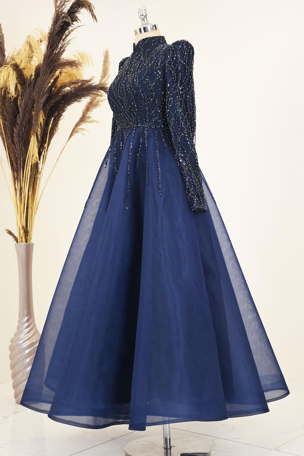 Önü Drapeli Aplik İşlemeli Mila Abiye - Lacivert