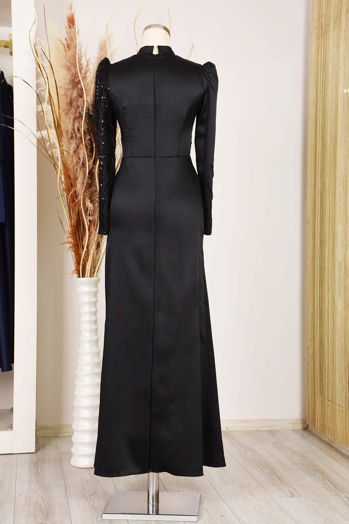 Önü Drapeli Aplik İşlemeli Nehir Tesettür Abiye - Siyah